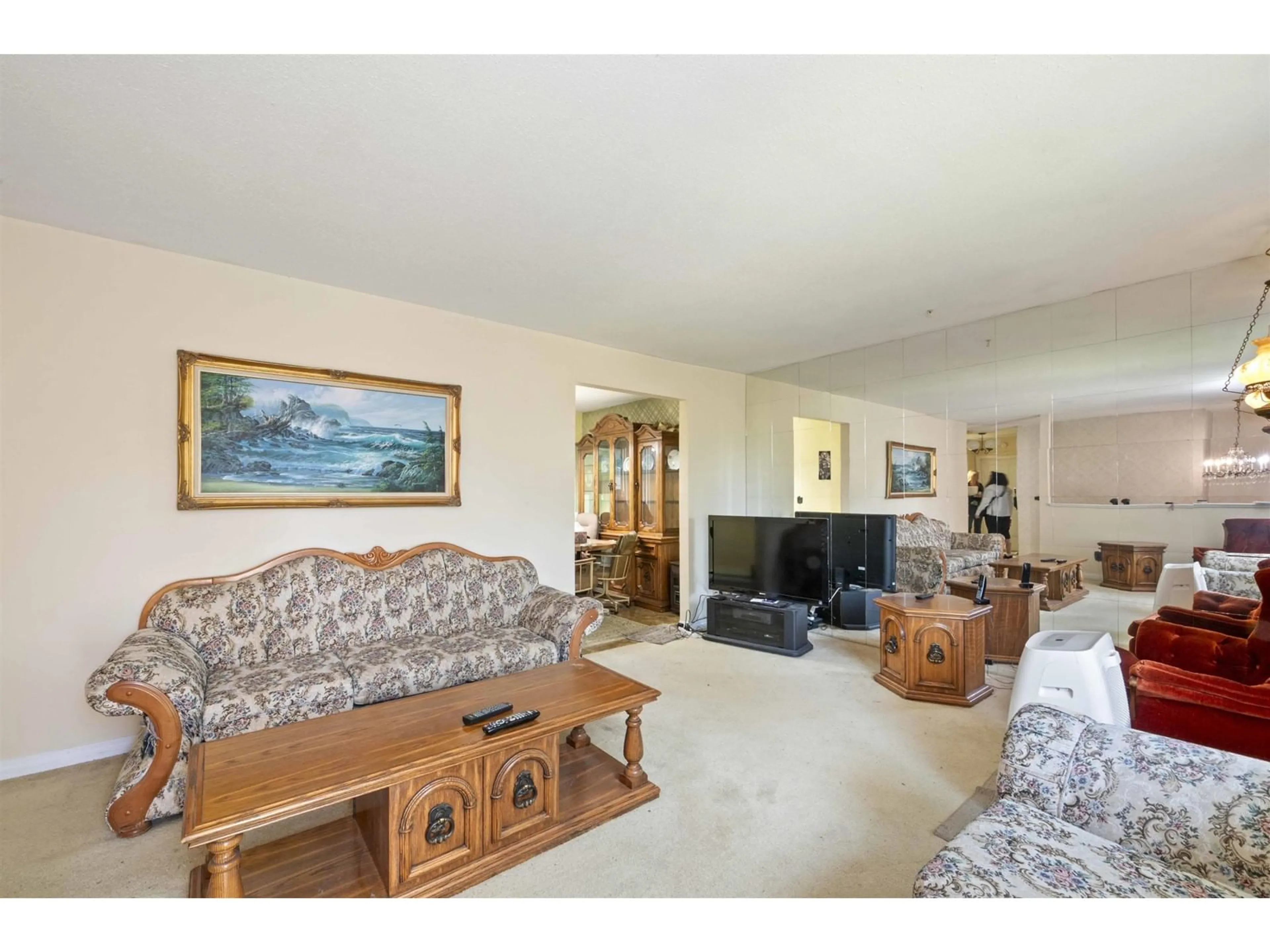 Living room with furniture, unknown for 9964 123A, Surrey British Columbia V3V4R2