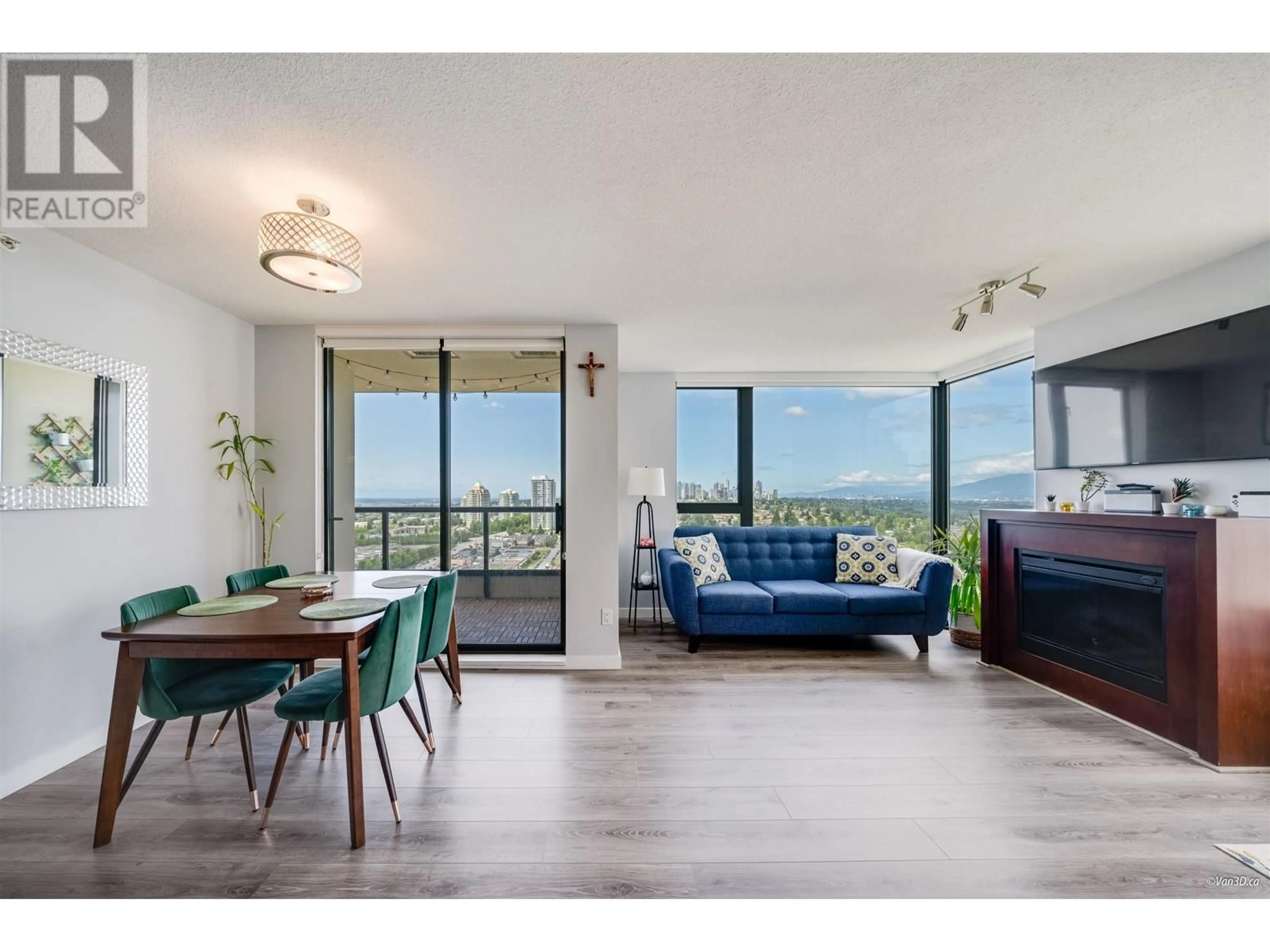 Living room with furniture, wood/laminate floor for 2303 - 7088 SALISBURY AVENUE, Burnaby British Columbia V5E0A4