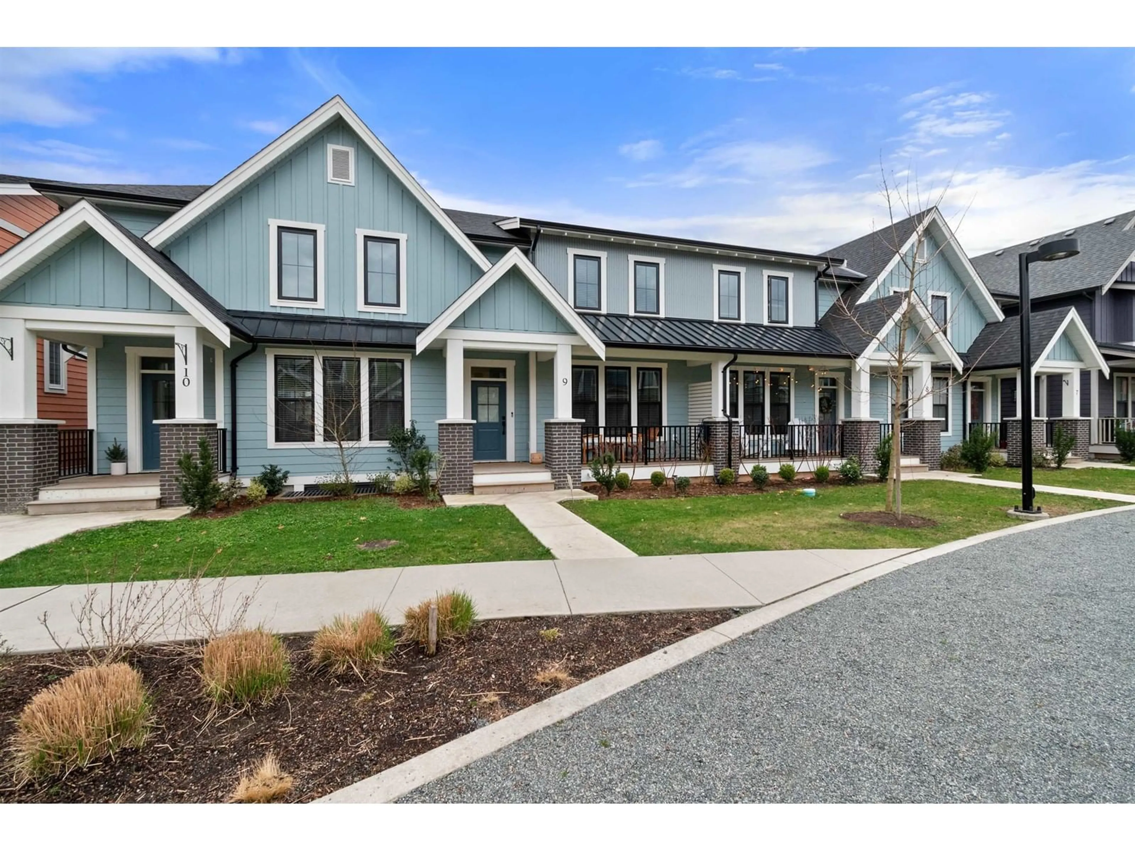 Home with vinyl exterior material, street for 9 - 46211 PROMONTORY ROAD, Chilliwack British Columbia V2R6E4
