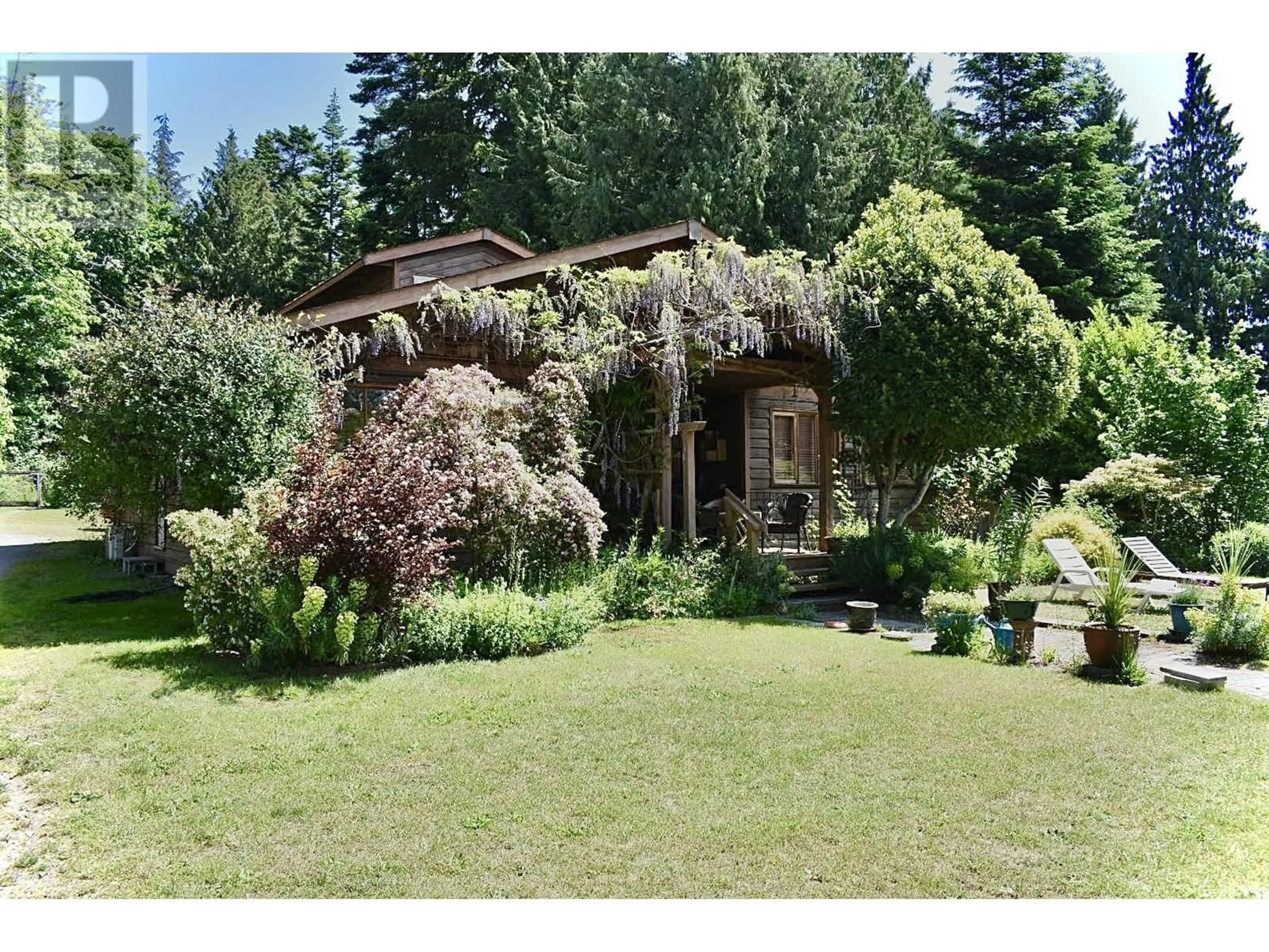 Unknown for 8084 REDROOFFS ROAD, Halfmoon Bay British Columbia V7Z1C7