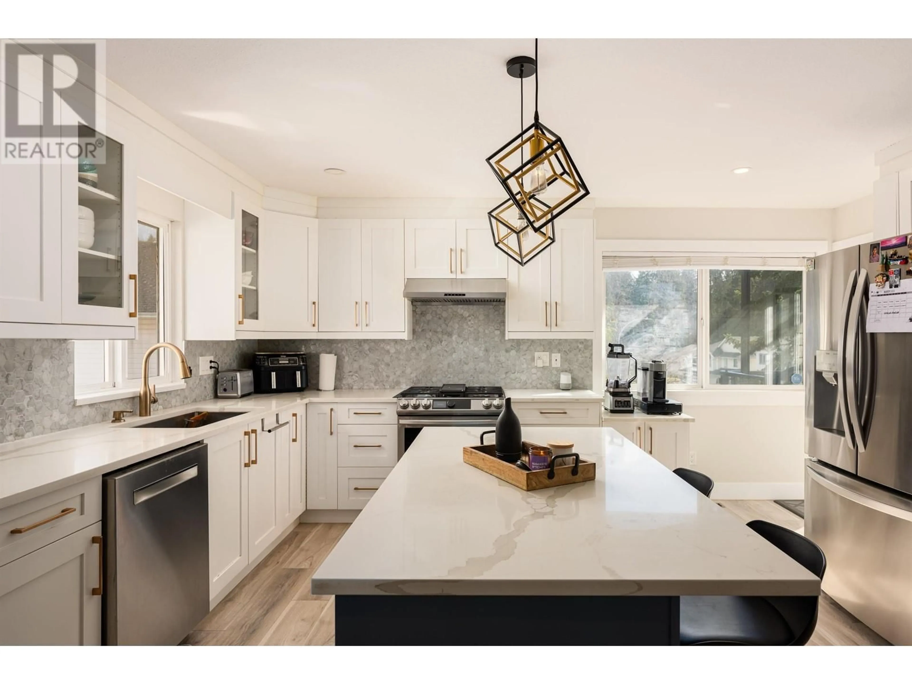 Open concept kitchen, ceramic/tile floor for 1282 LINCOLN DRIVE, Port Coquitlam British Columbia V3B7J5
