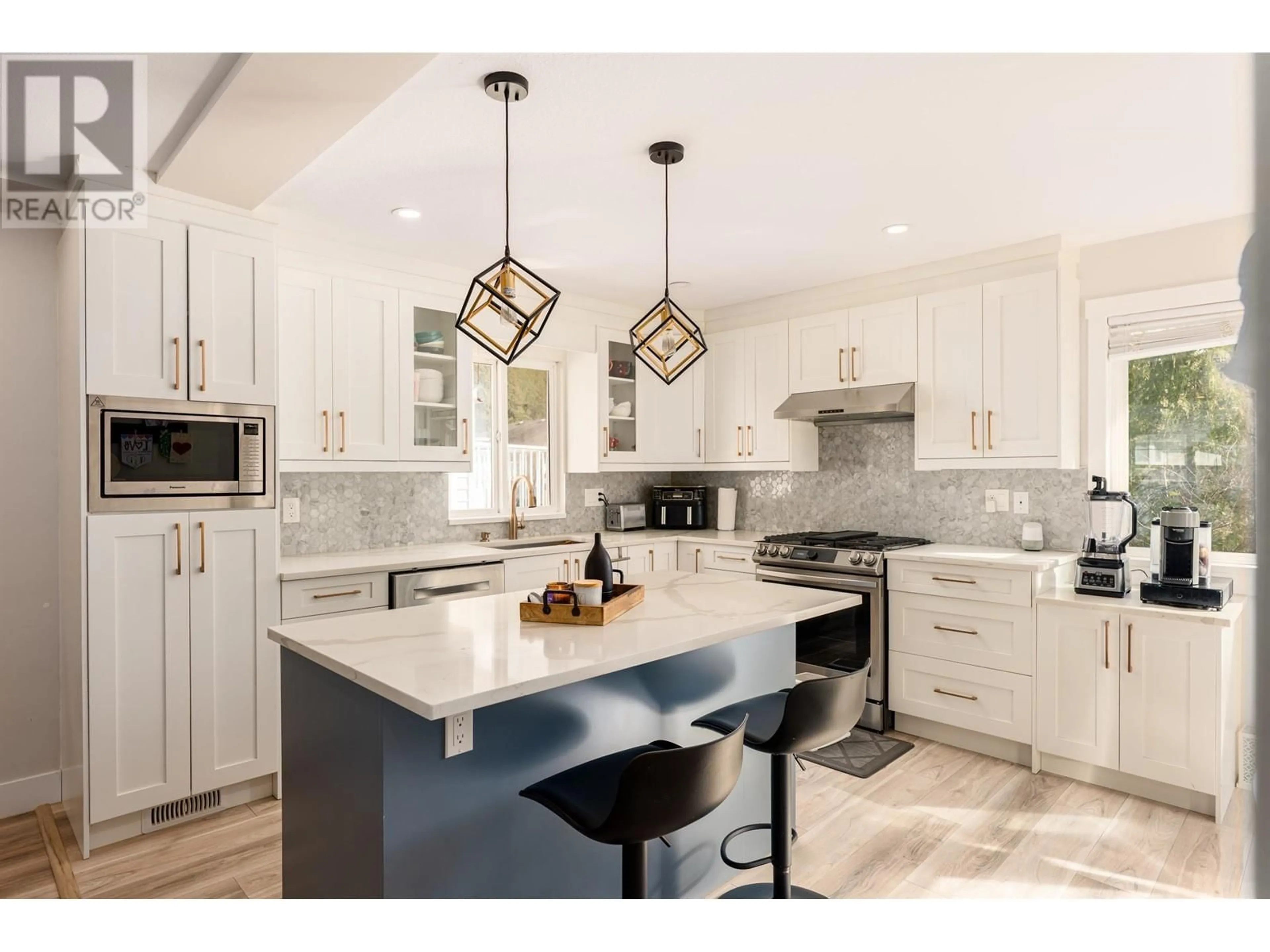 Contemporary kitchen, ceramic/tile floor for 1282 LINCOLN DRIVE, Port Coquitlam British Columbia V3B7J5