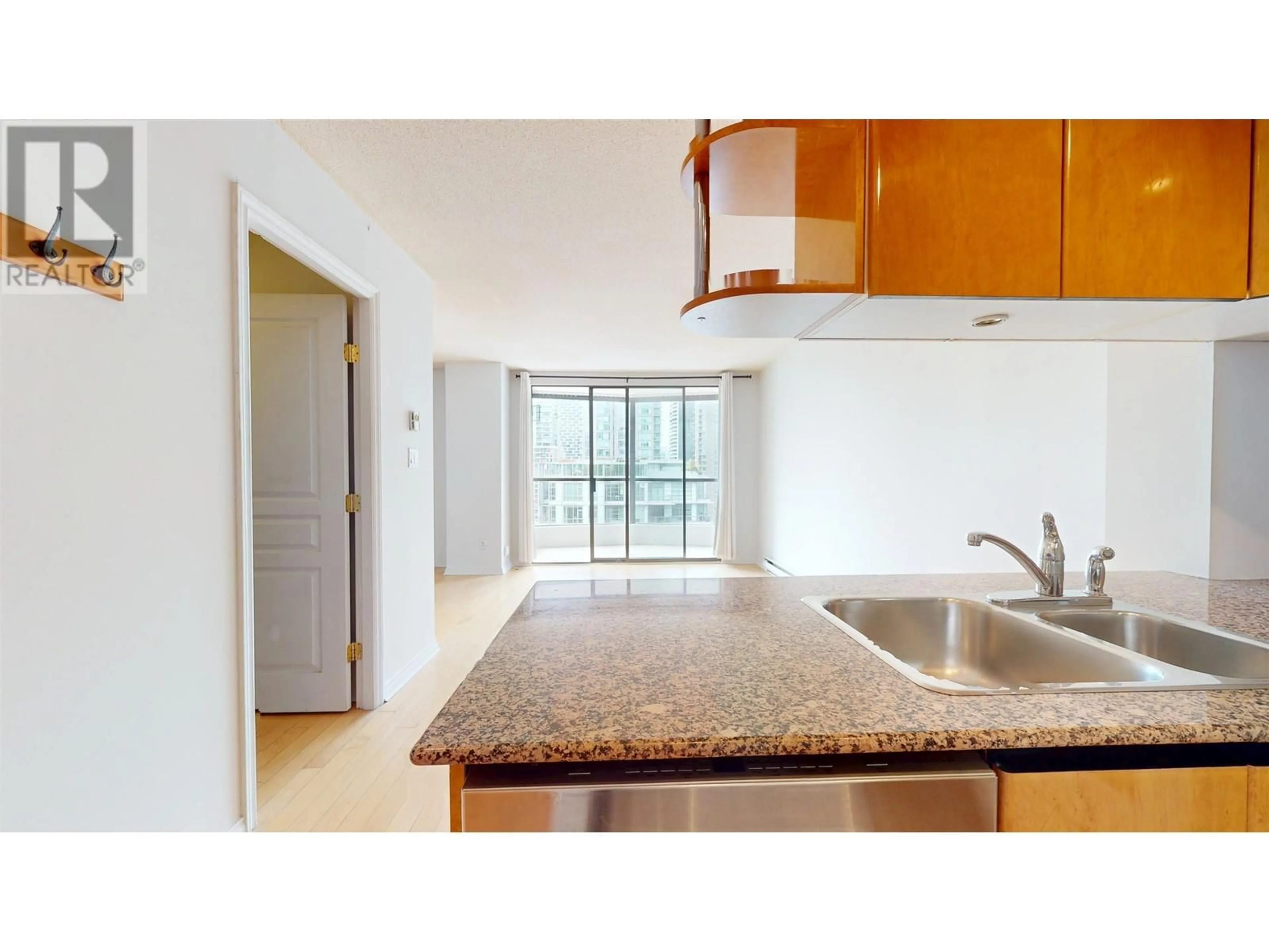Standard kitchen, unknown for 2007 - 1189 HOWE STREET, Vancouver British Columbia V6Z2X4