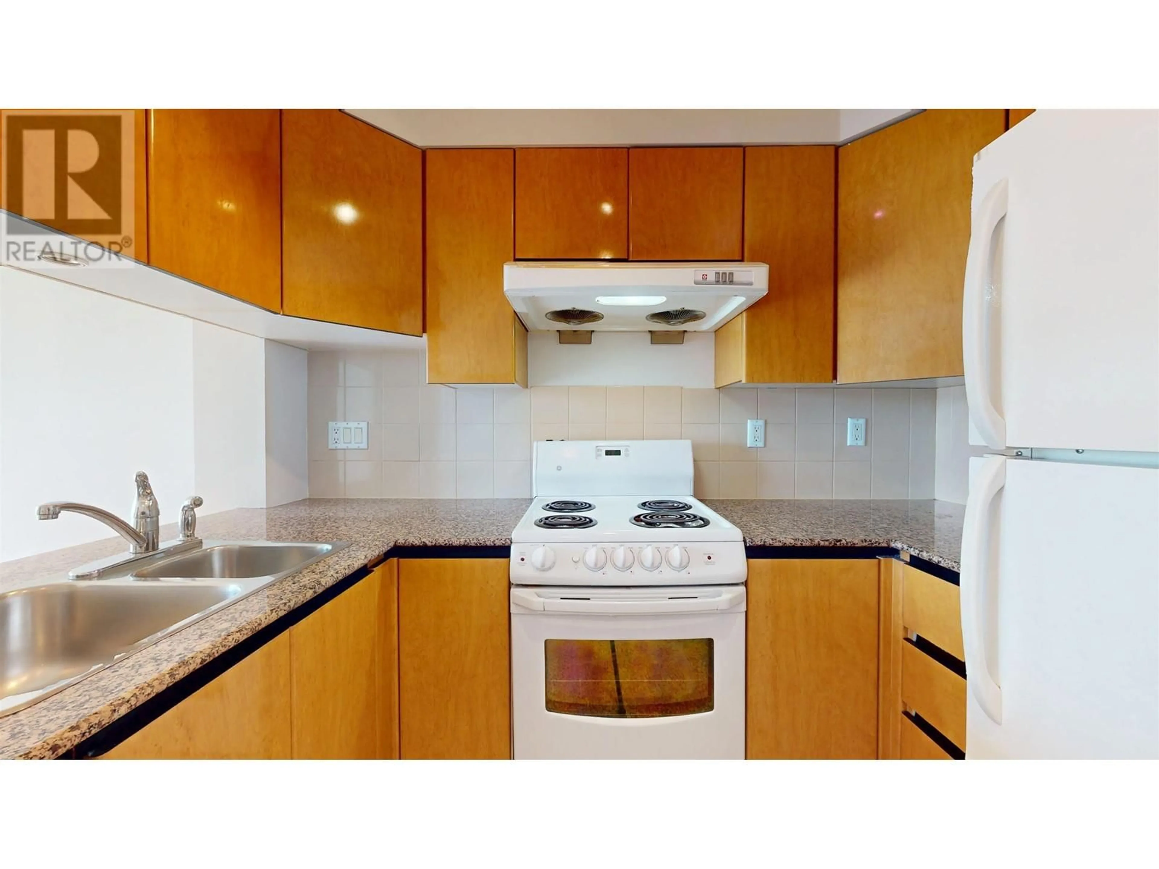 Standard kitchen, unknown for 2007 - 1189 HOWE STREET, Vancouver British Columbia V6Z2X4