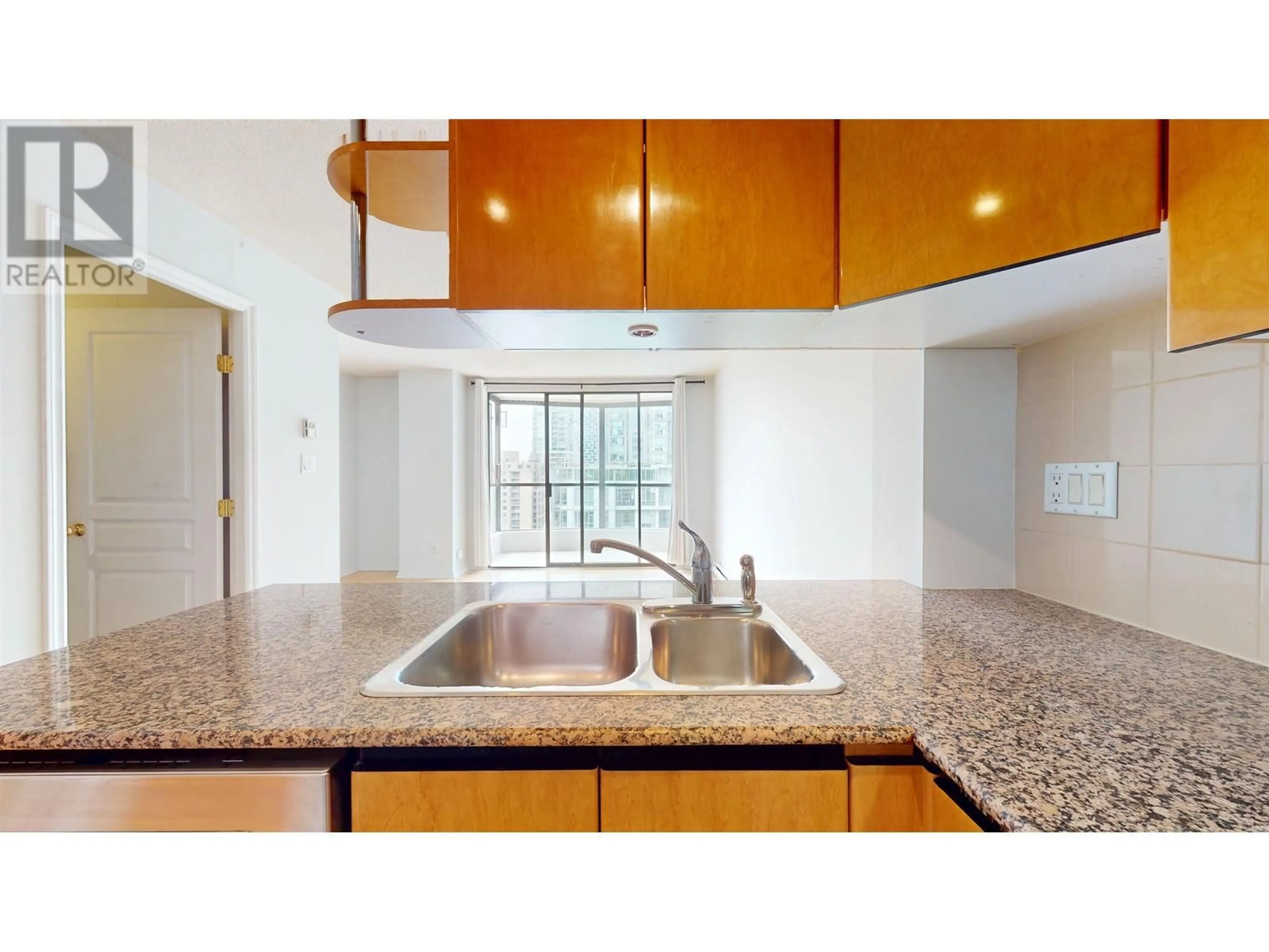 Standard kitchen, unknown for 2007 - 1189 HOWE STREET, Vancouver British Columbia V6Z2X4