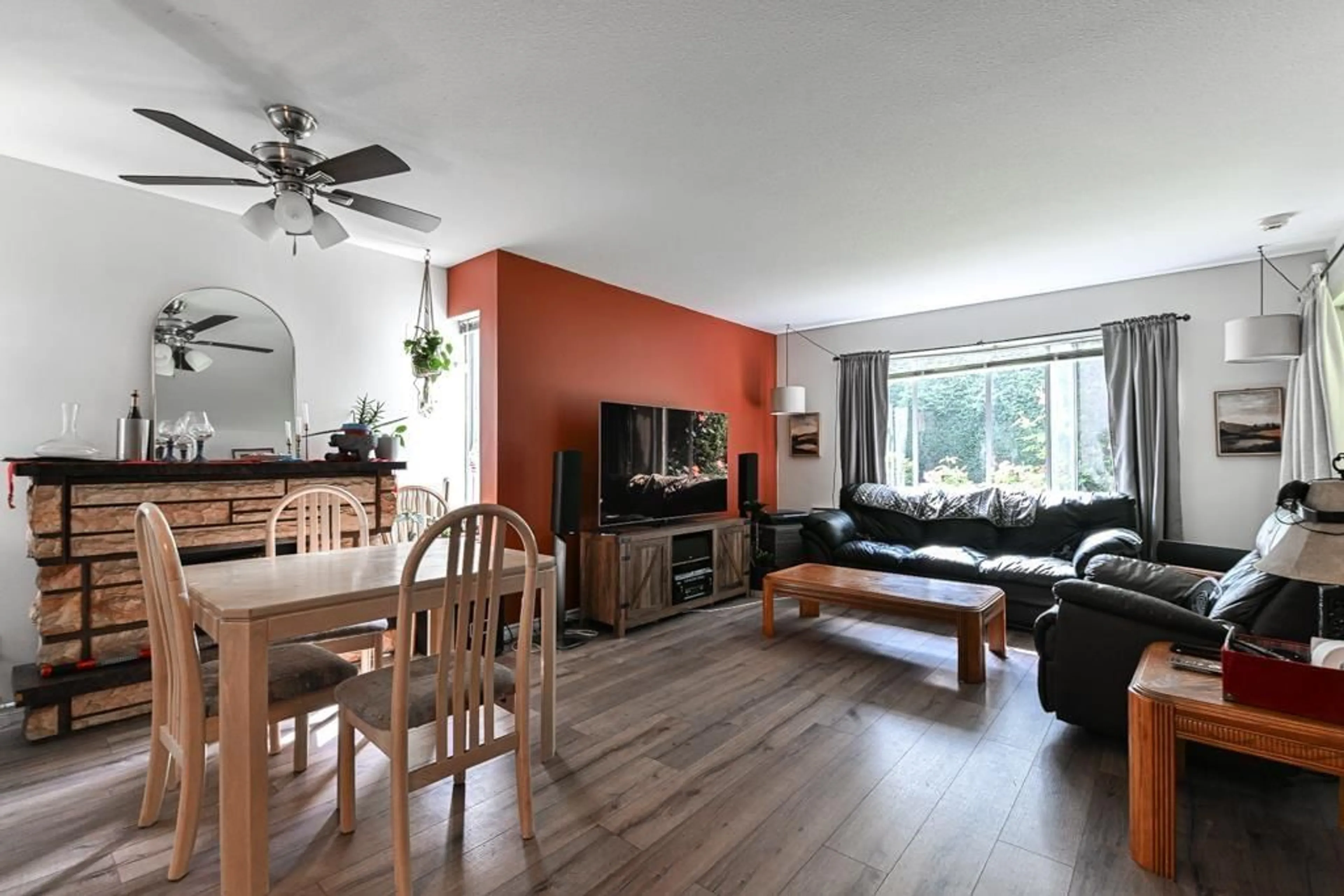 Living room with furniture, wood/laminate floor for 801 - 1750 MCKENZIE, Abbotsford British Columbia V2S3Z3