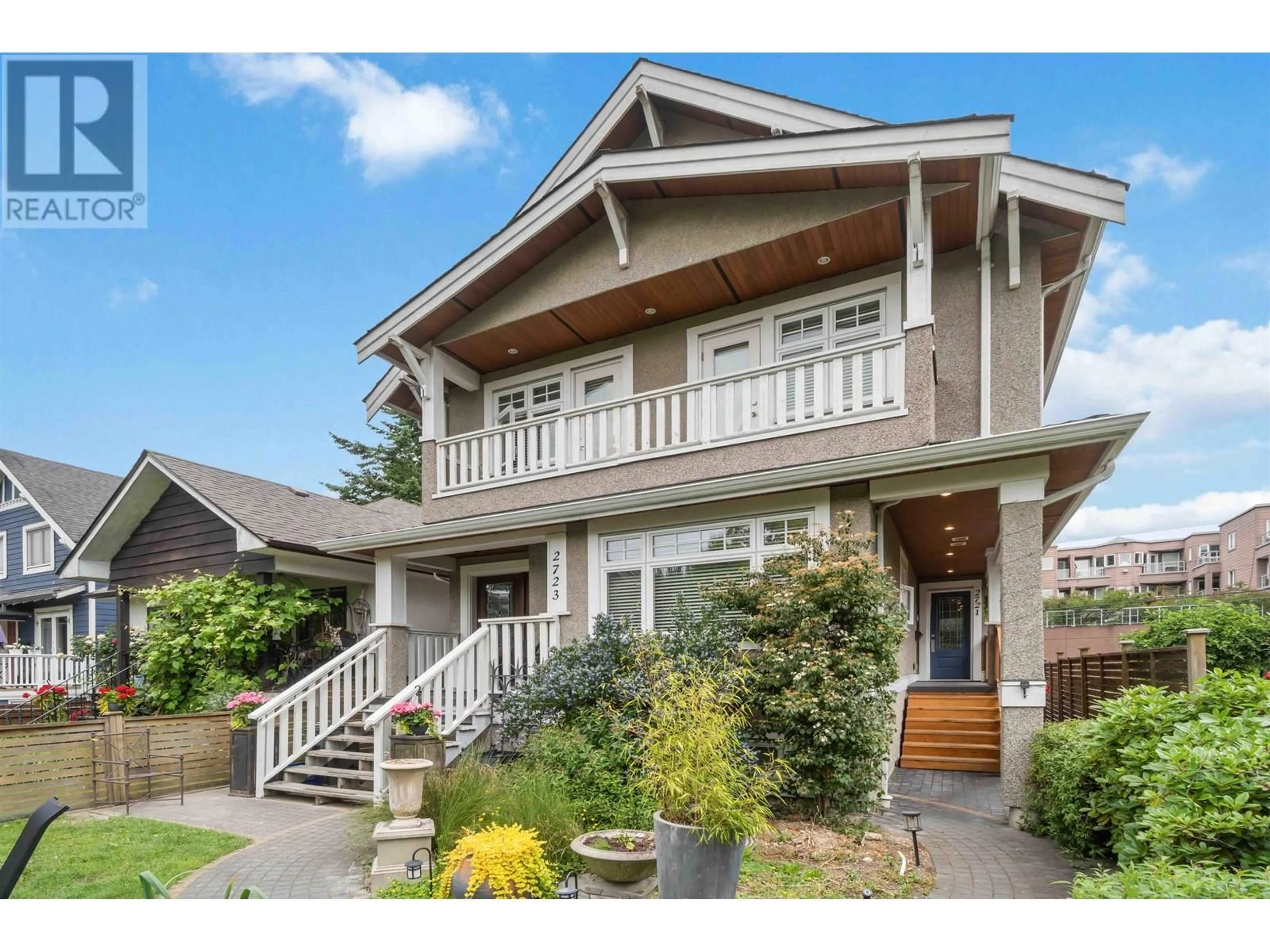 Home with vinyl exterior material, street for 2721 5TH AVENUE, Vancouver British Columbia V6K1T5