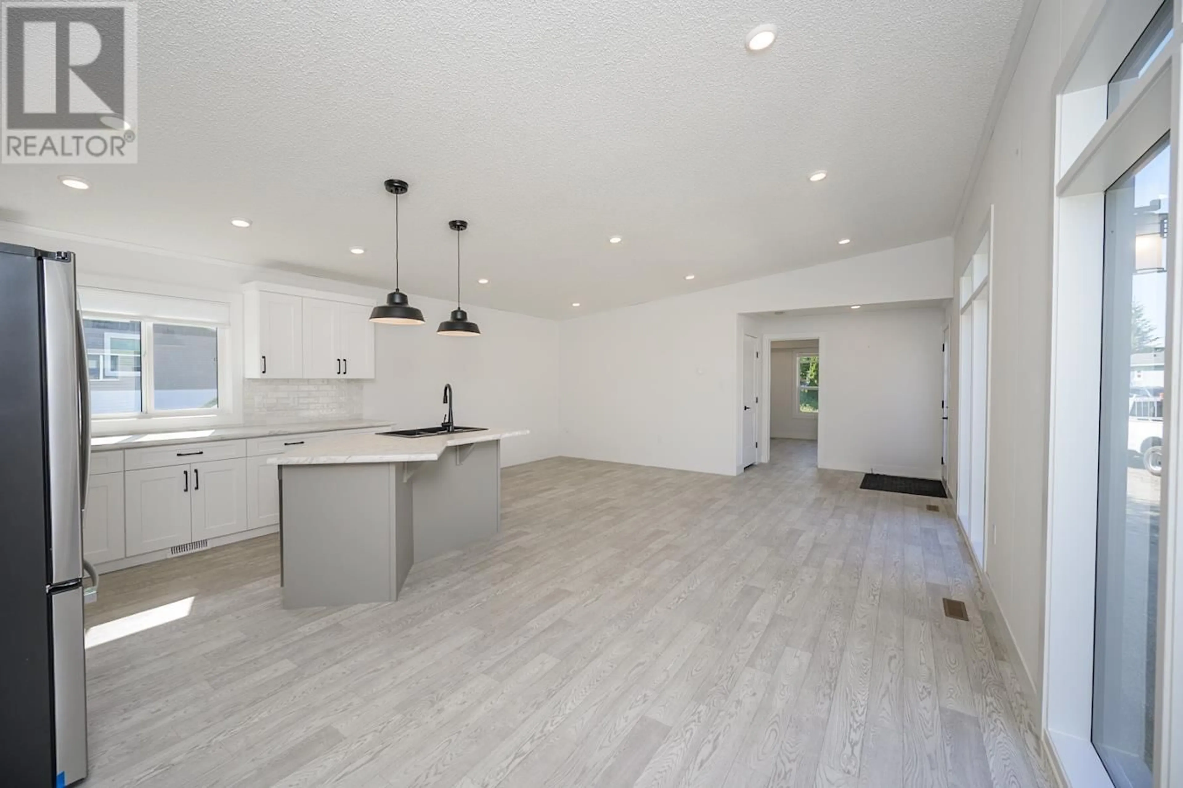 Open concept kitchen, unknown for 11 - 5164 HART HIGHWAY, Prince George British Columbia V2K5B7