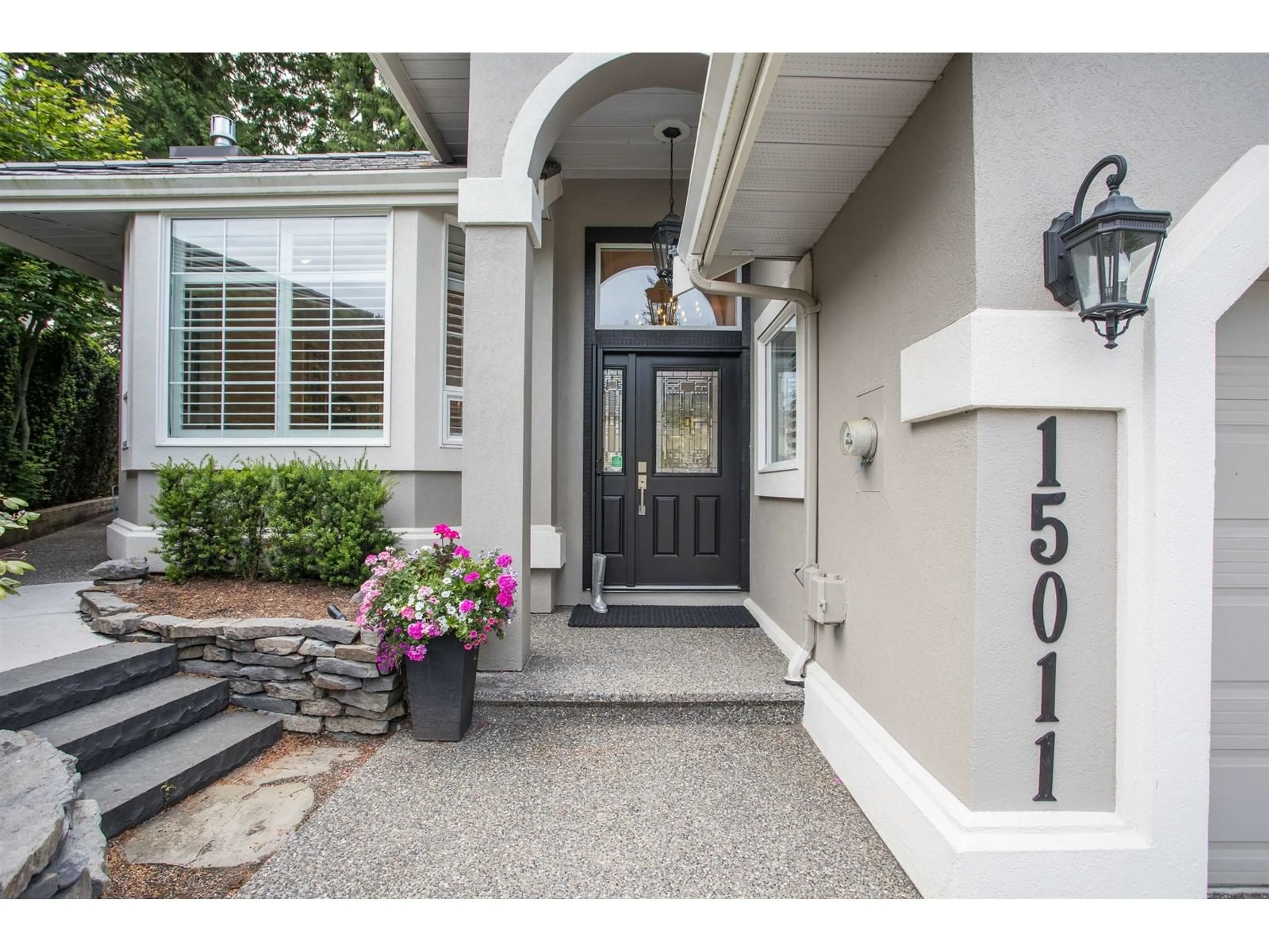 Indoor entryway for 15011 SEMIAHMOO, Surrey British Columbia V4P2K3