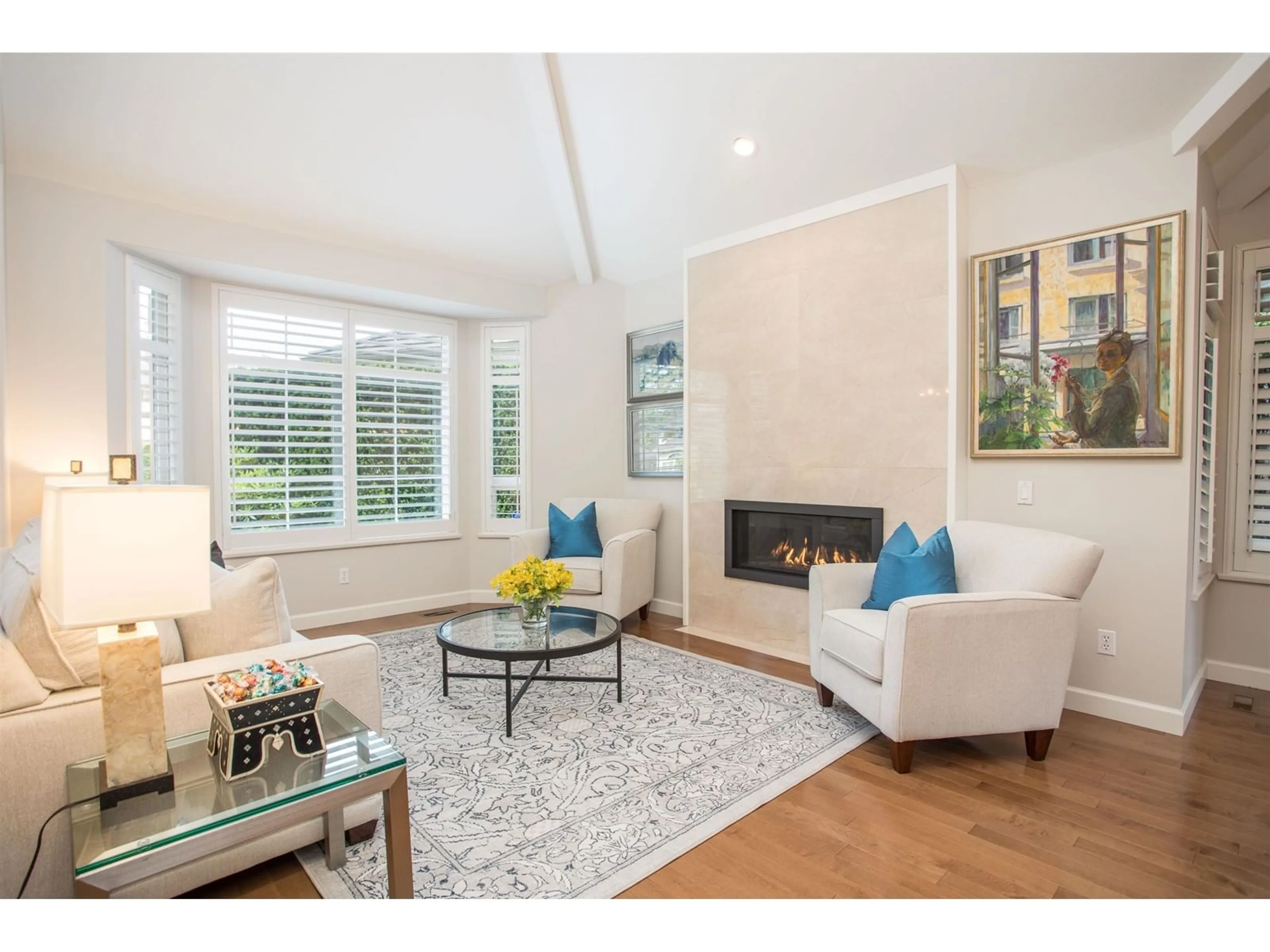 Living room with furniture, wood/laminate floor for 15011 SEMIAHMOO, Surrey British Columbia V4P2K3