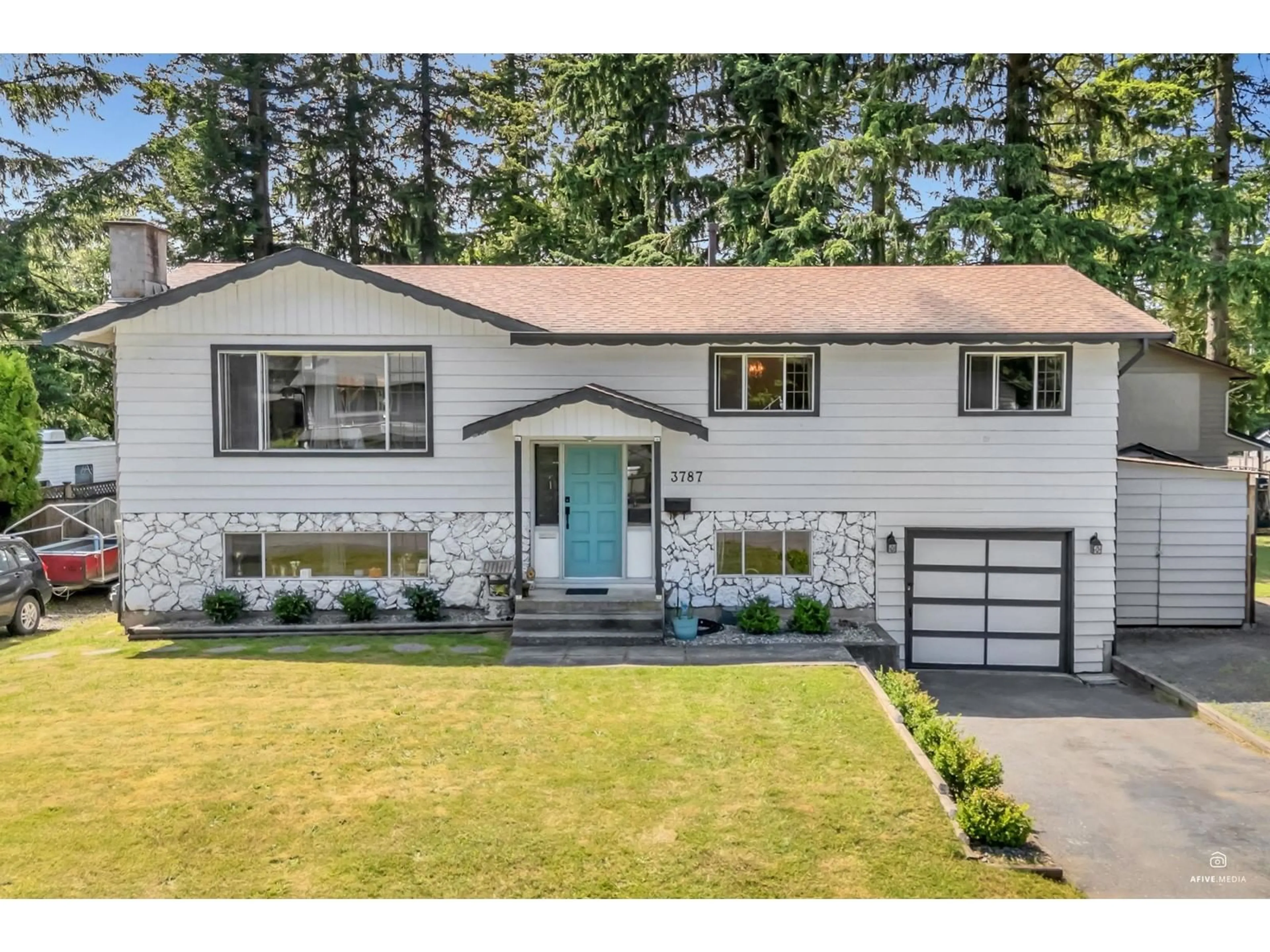 Home with vinyl exterior material, street for 3787 197A, Langley British Columbia V3A1B9