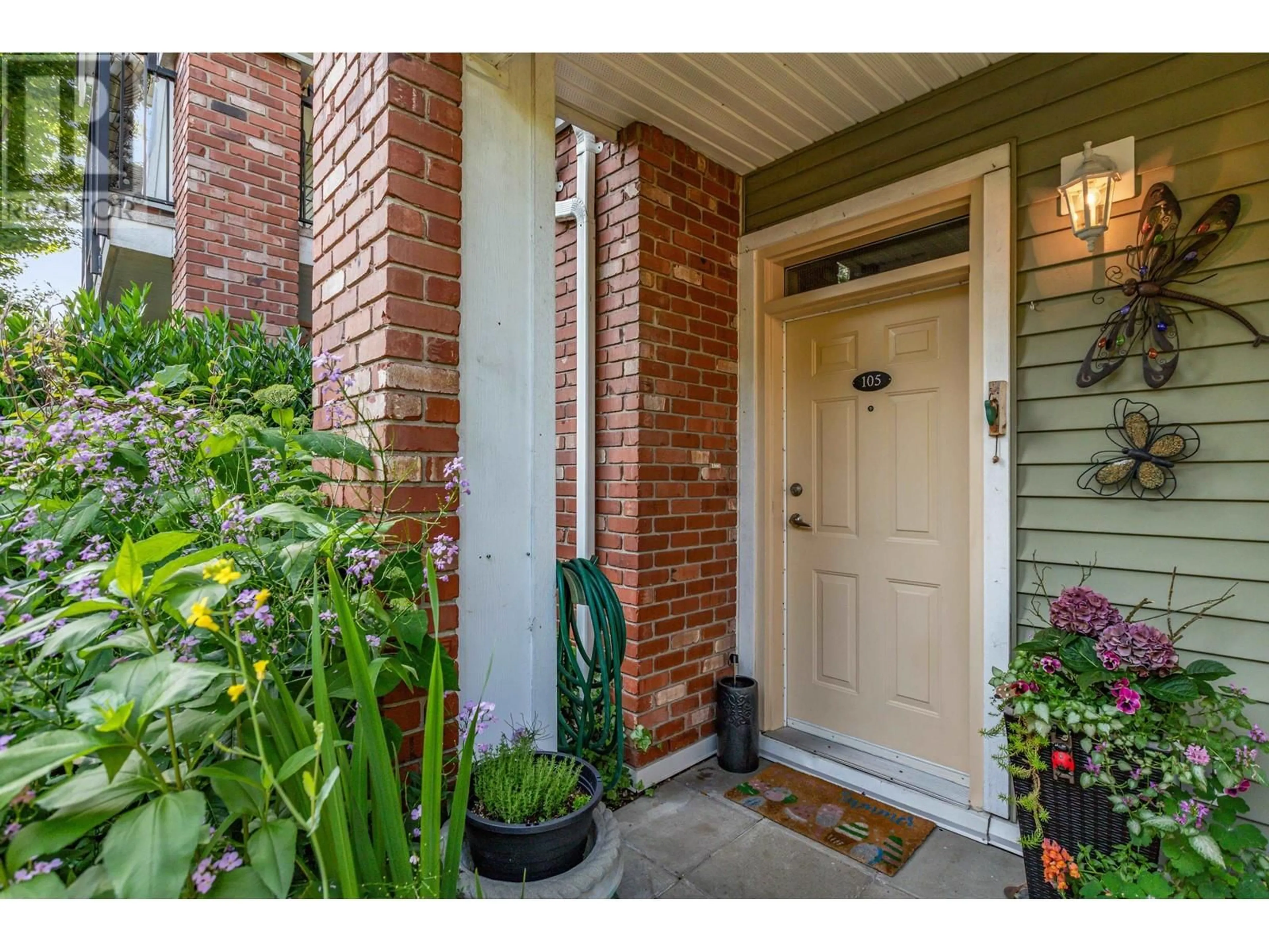 Indoor entryway for 105 - 1567 GRANT AVENUE, Port Coquitlam British Columbia V3B1P1
