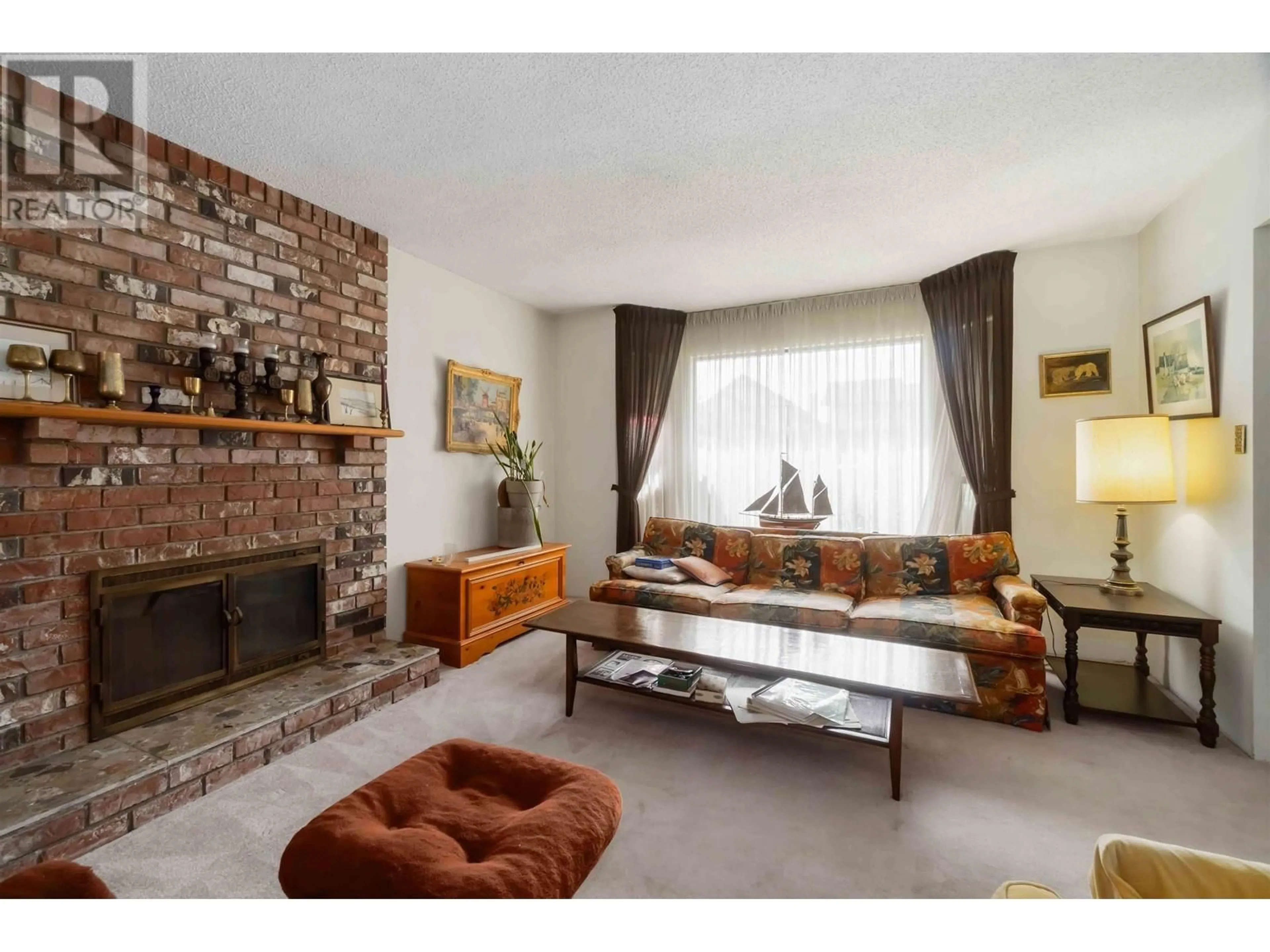 Living room with furniture, unknown for 10740 BONAVISTA PLACE, Richmond British Columbia V7E5B8