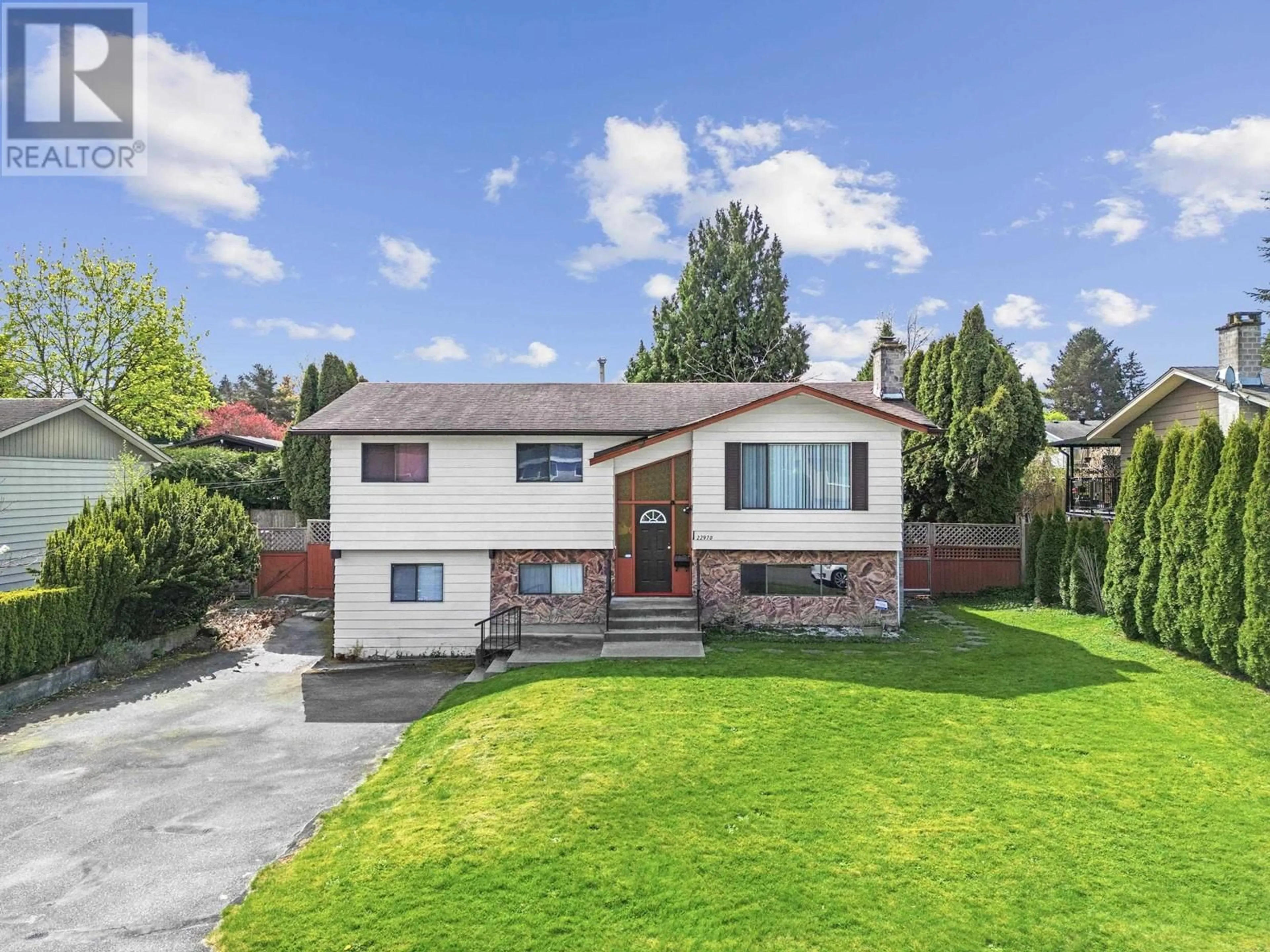 A pic from outside/outdoor area/front of a property/back of a property/a pic from drone, street for 22970 STOREY AVENUE, Maple Ridge British Columbia V2X3W1