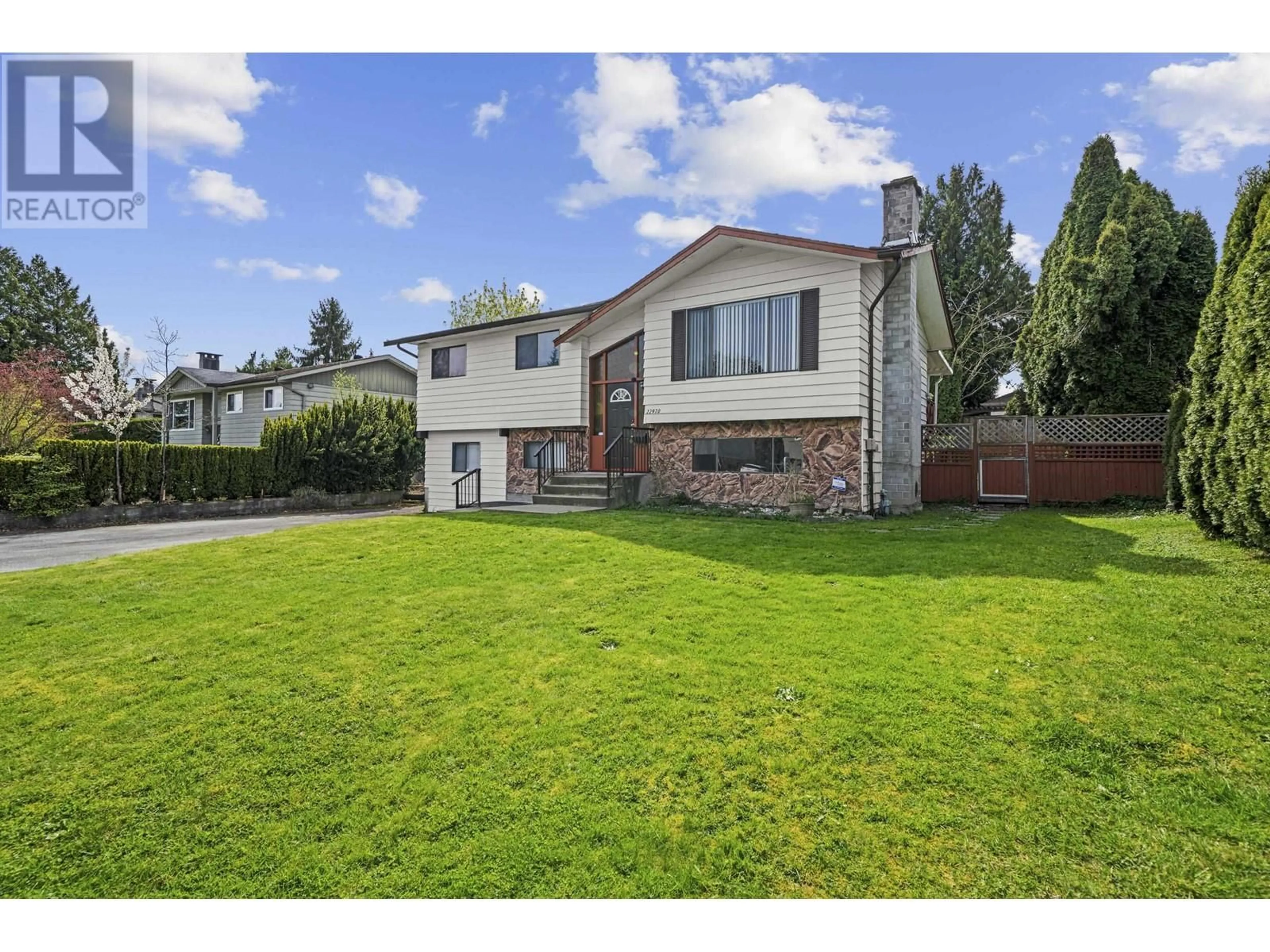 A pic from outside/outdoor area/front of a property/back of a property/a pic from drone, mountain view for 22970 STOREY AVENUE, Maple Ridge British Columbia V2X3W1