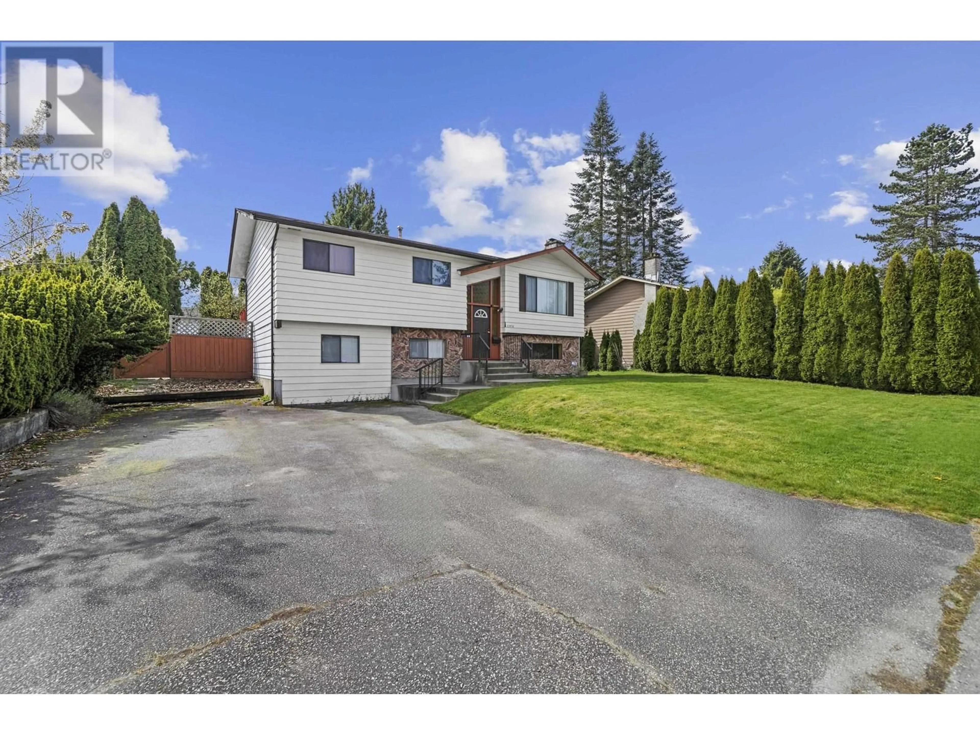 A pic from outside/outdoor area/front of a property/back of a property/a pic from drone, street for 22970 STOREY AVENUE, Maple Ridge British Columbia V2X3W1