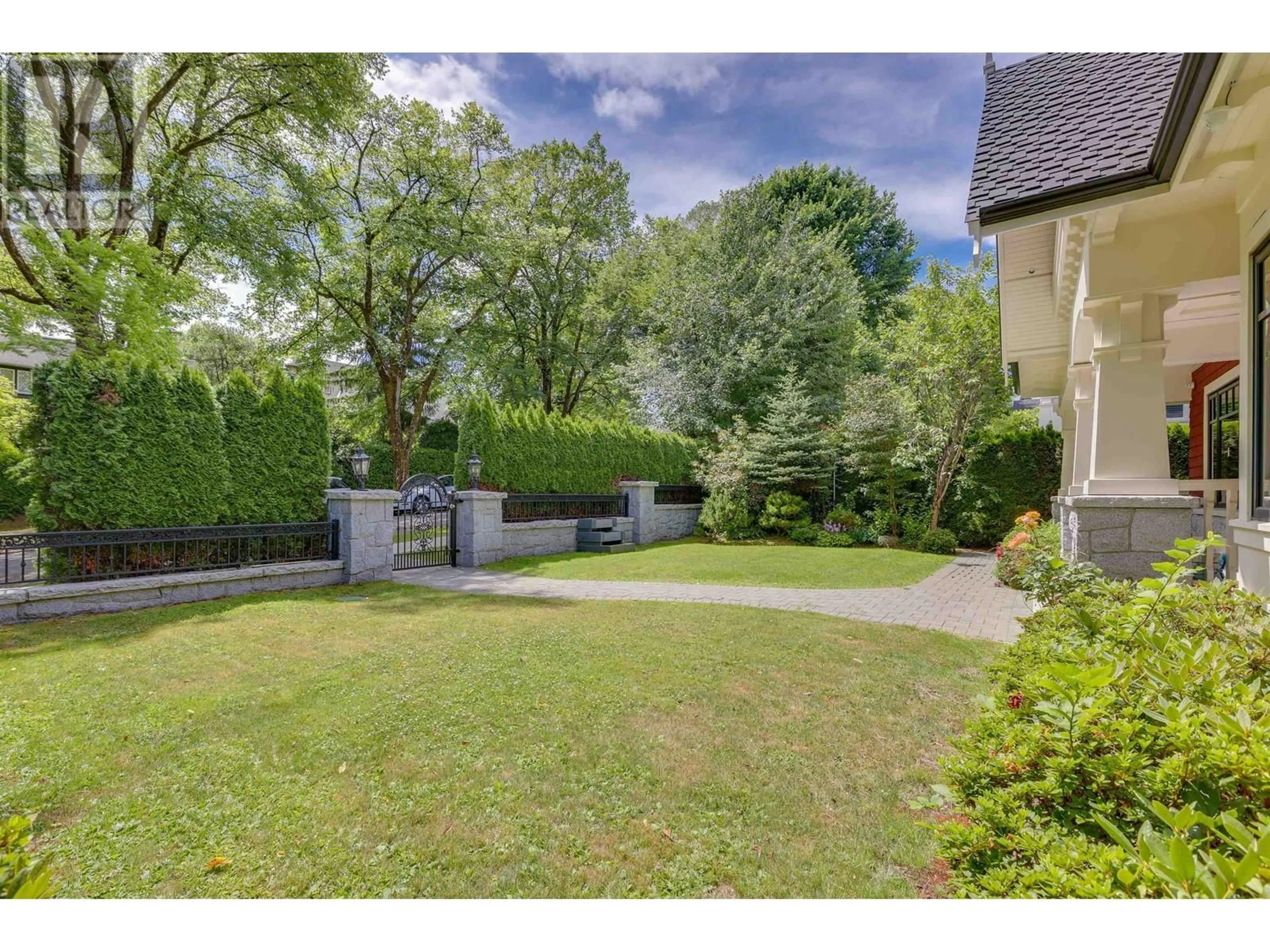 A pic from outside/outdoor area/front of a property/back of a property/a pic from drone, street for 1335 26TH AVENUE, Vancouver British Columbia V6H2B2