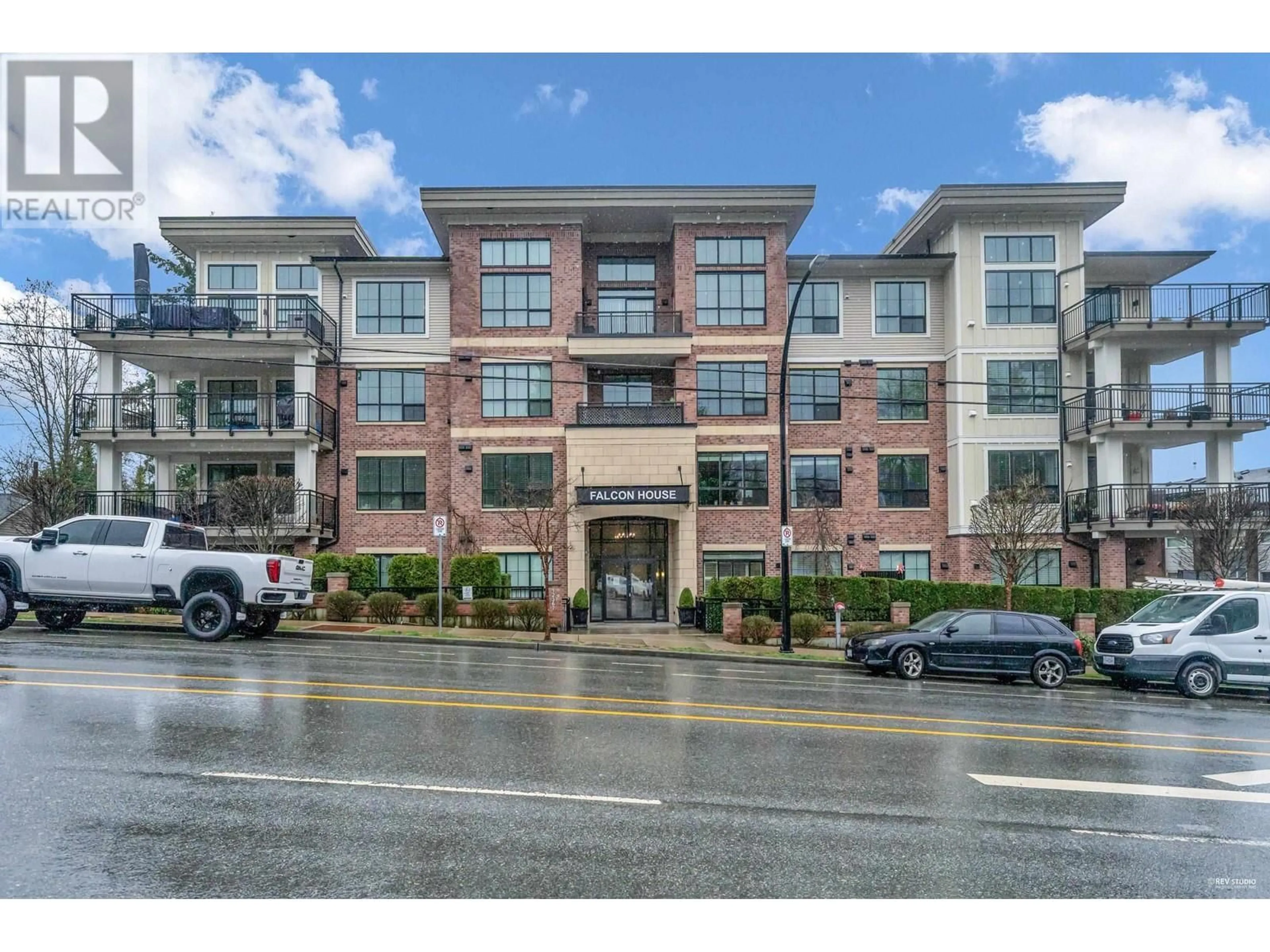 Indoor foyer for 204 - 12367 224 STREET, Maple Ridge British Columbia V6C3P6