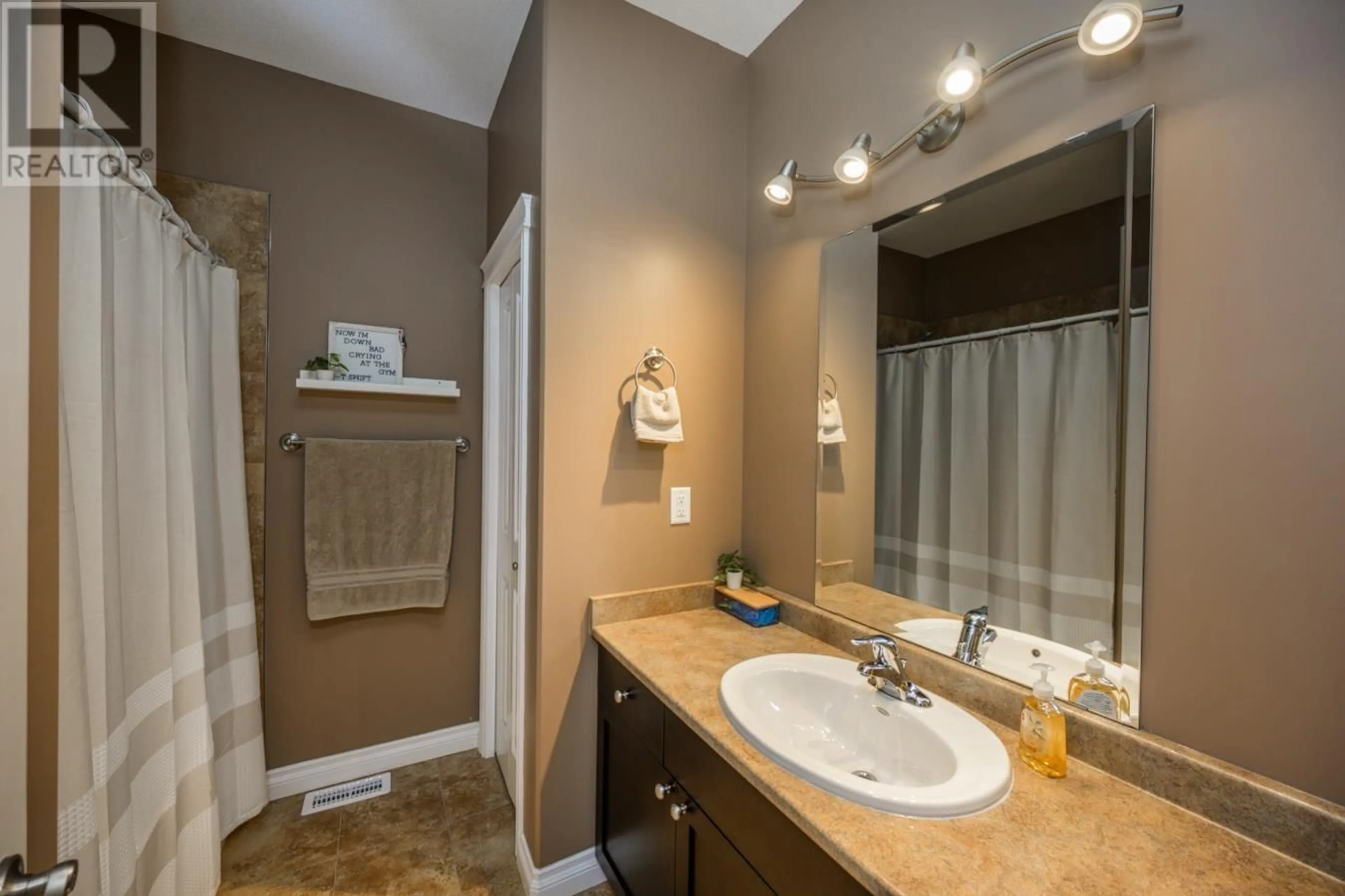 Standard bathroom, ceramic/tile floor for 6247 MONTEREY ROAD, Prince George British Columbia V2K5G7