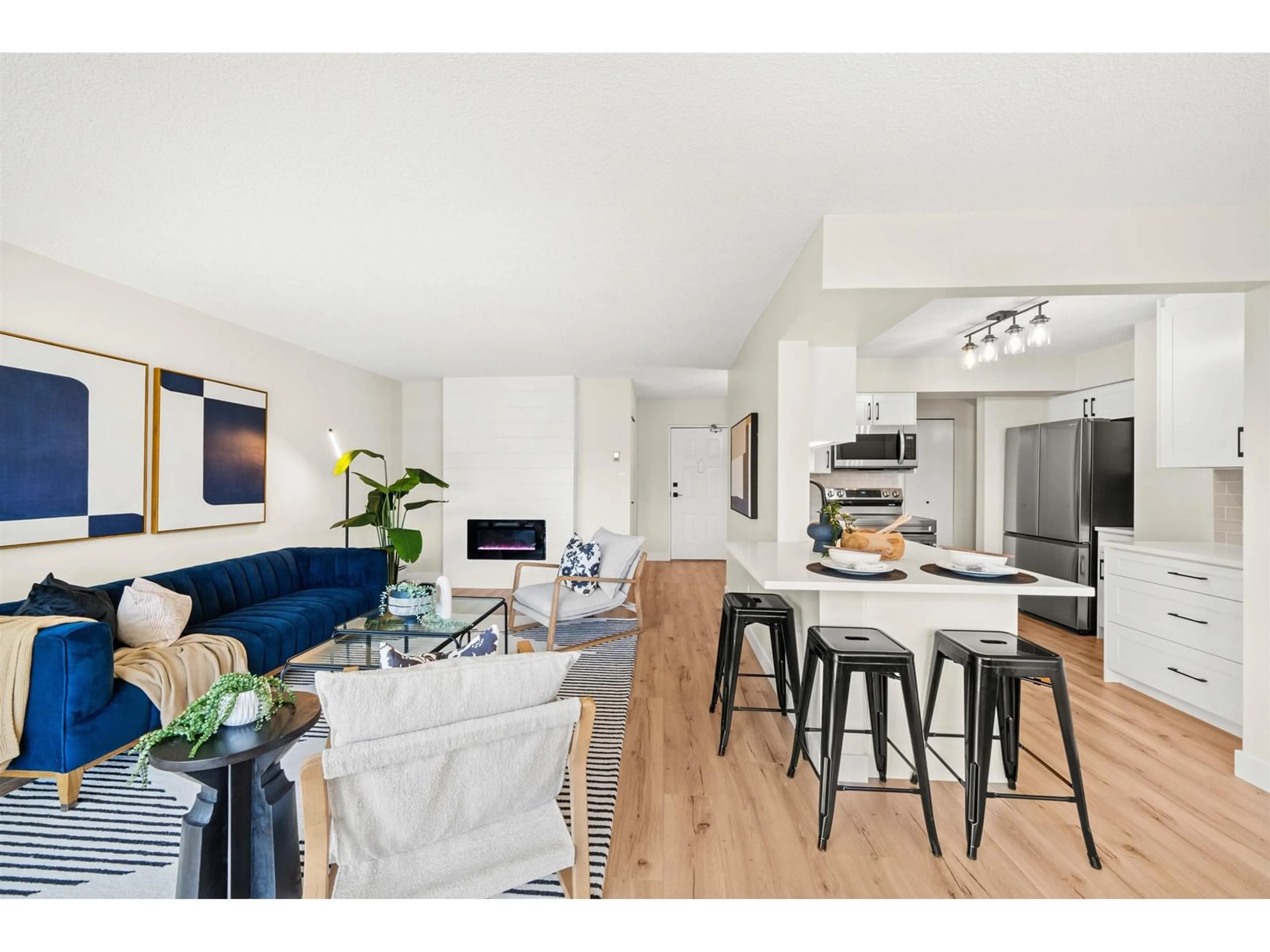 Open concept kitchen, unknown for 219 - 31955 OLD YALE, Abbotsford British Columbia V2T4N1
