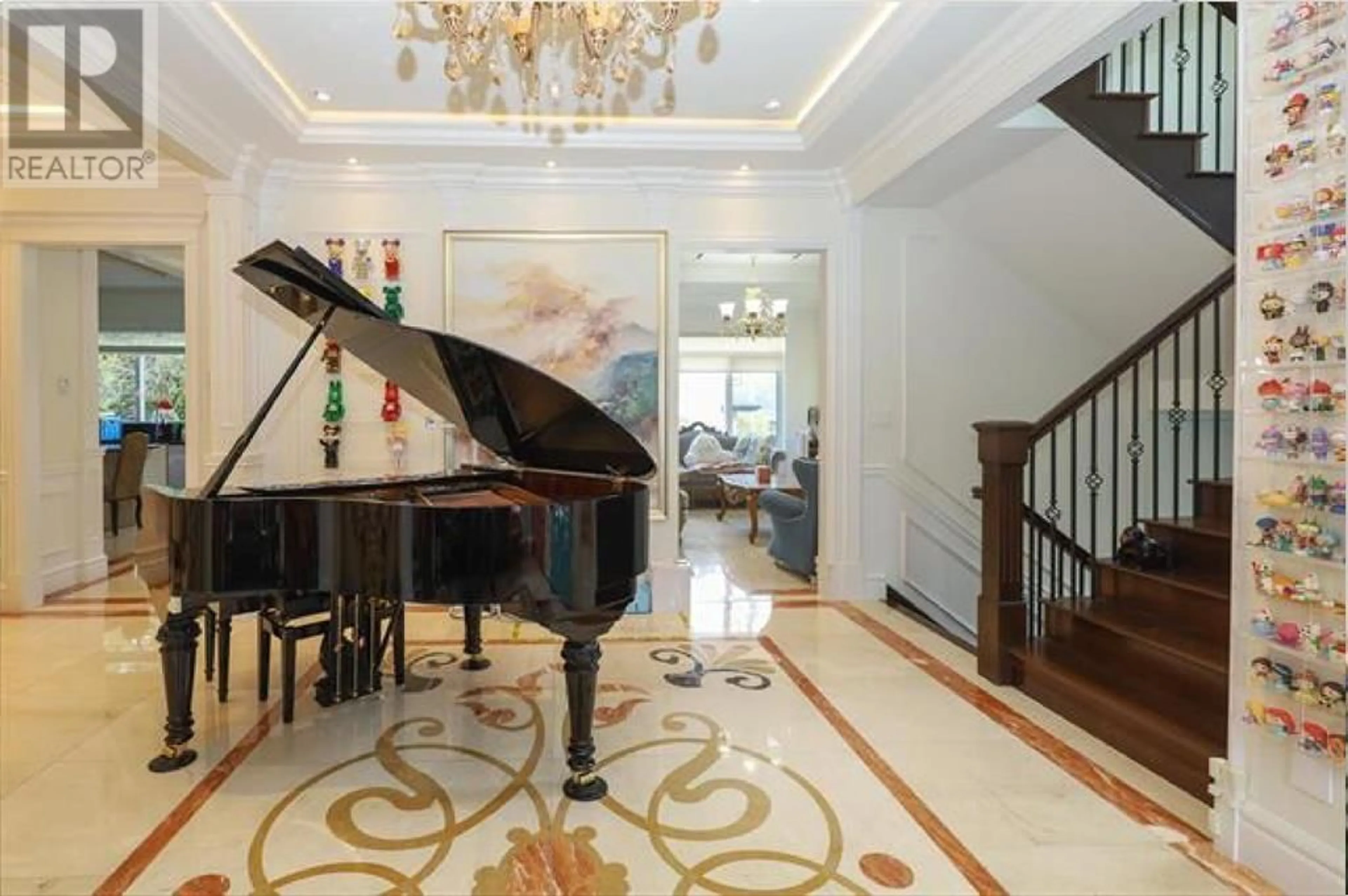 Indoor foyer for 875 38TH AVENUE, Vancouver British Columbia V5Z2L7