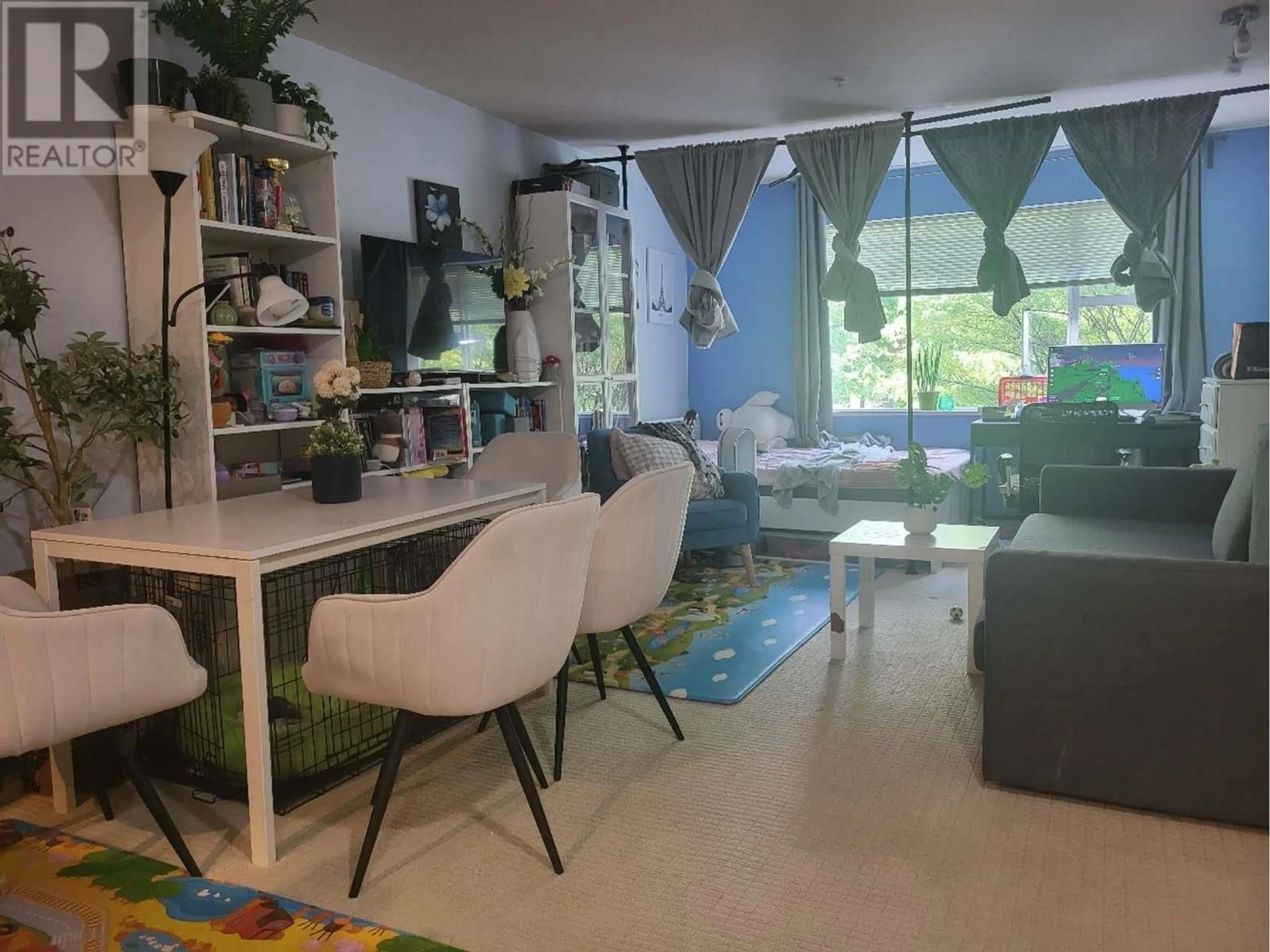 Living room with furniture, unknown for 209 - 6888 SOUTHPOINT DRIVE, Burnaby British Columbia V3N5E3
