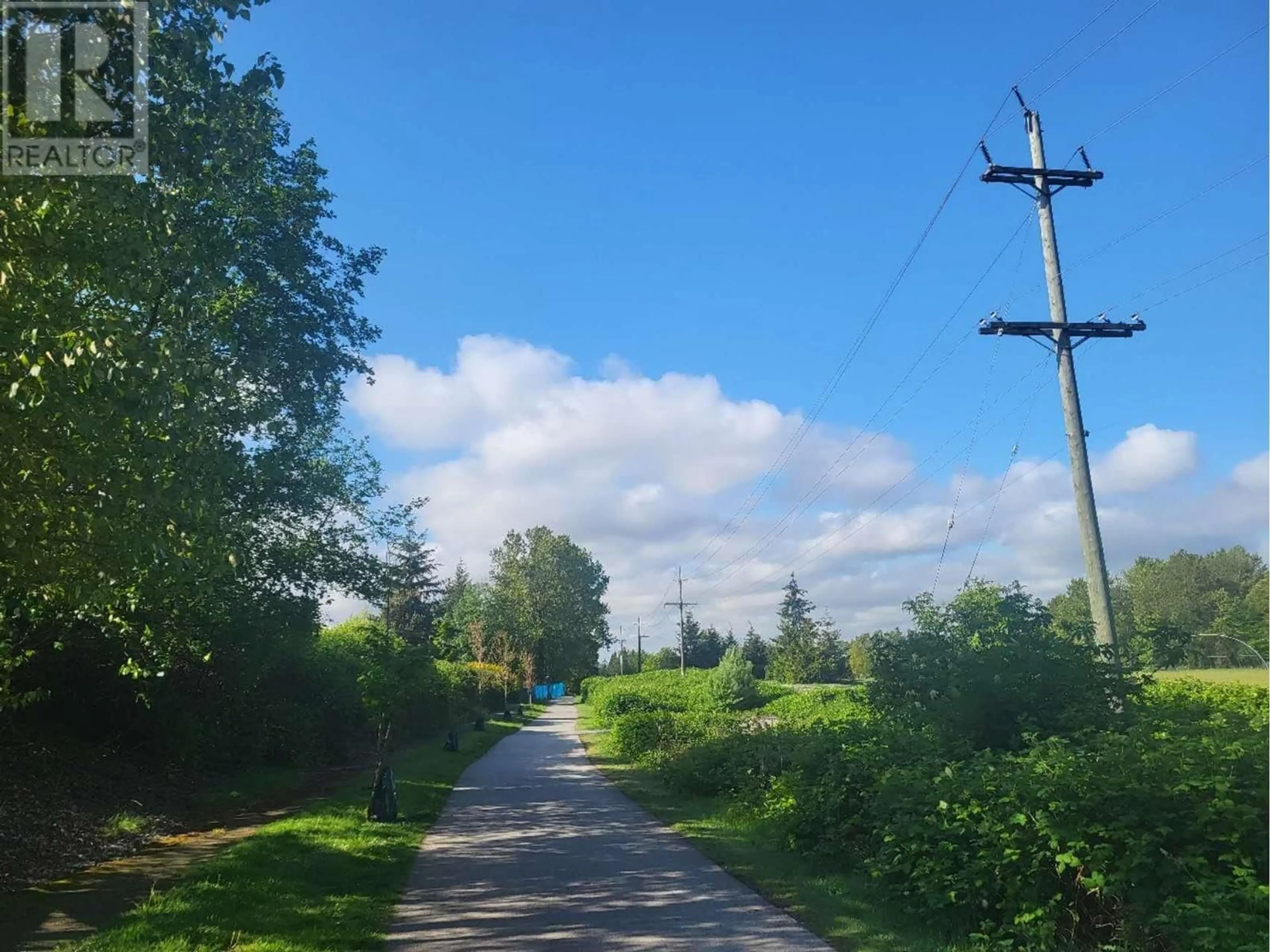 Blurry image for 209 - 6888 SOUTHPOINT DRIVE, Burnaby British Columbia V3N5E3