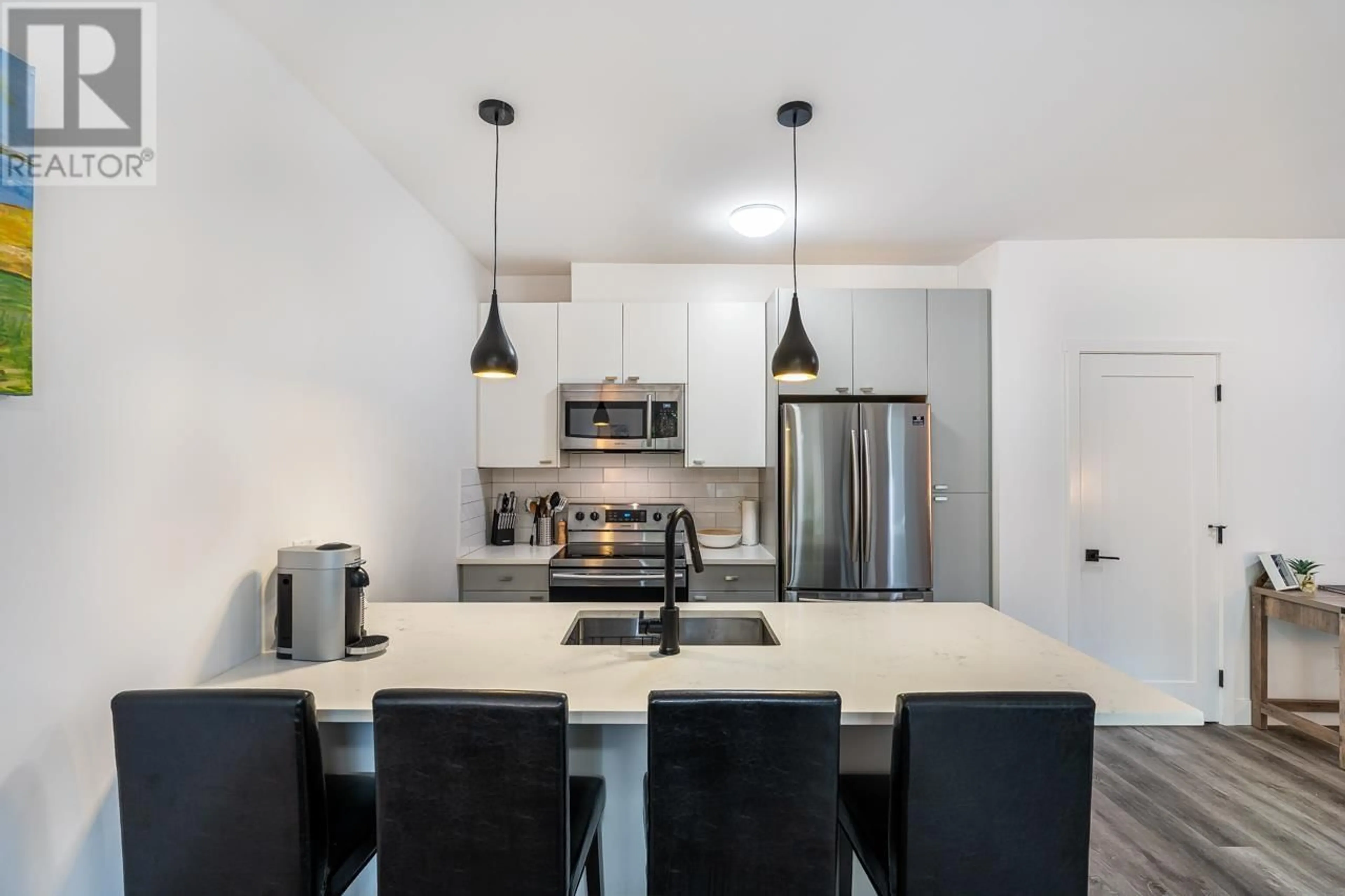 Open concept kitchen, unknown for 101 - 12320 222 STREET, Maple Ridge British Columbia V2X4K8