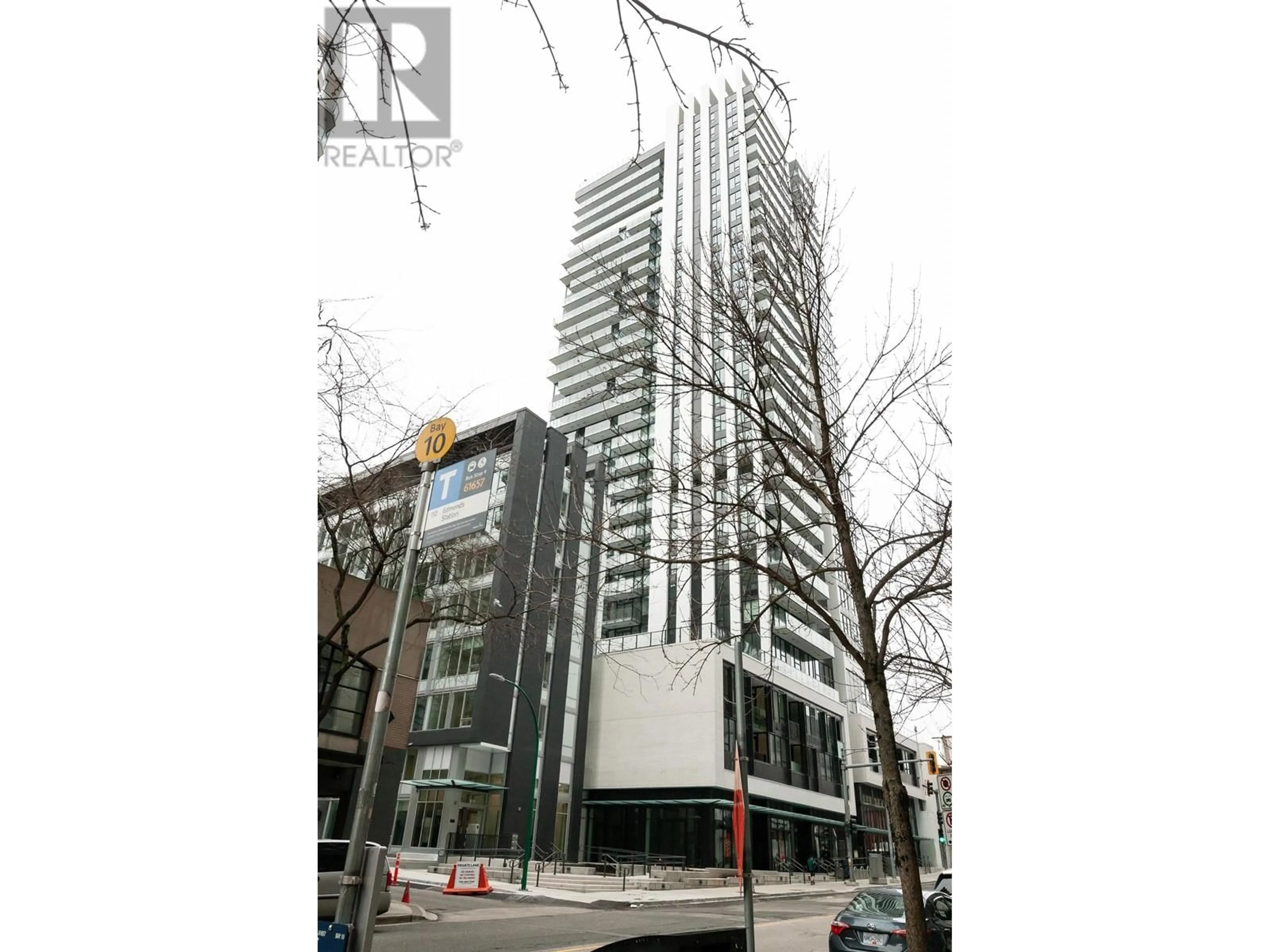 Indoor foyer for 1206 - 823 CARNARVON STREET, New Westminster British Columbia V3M0N5