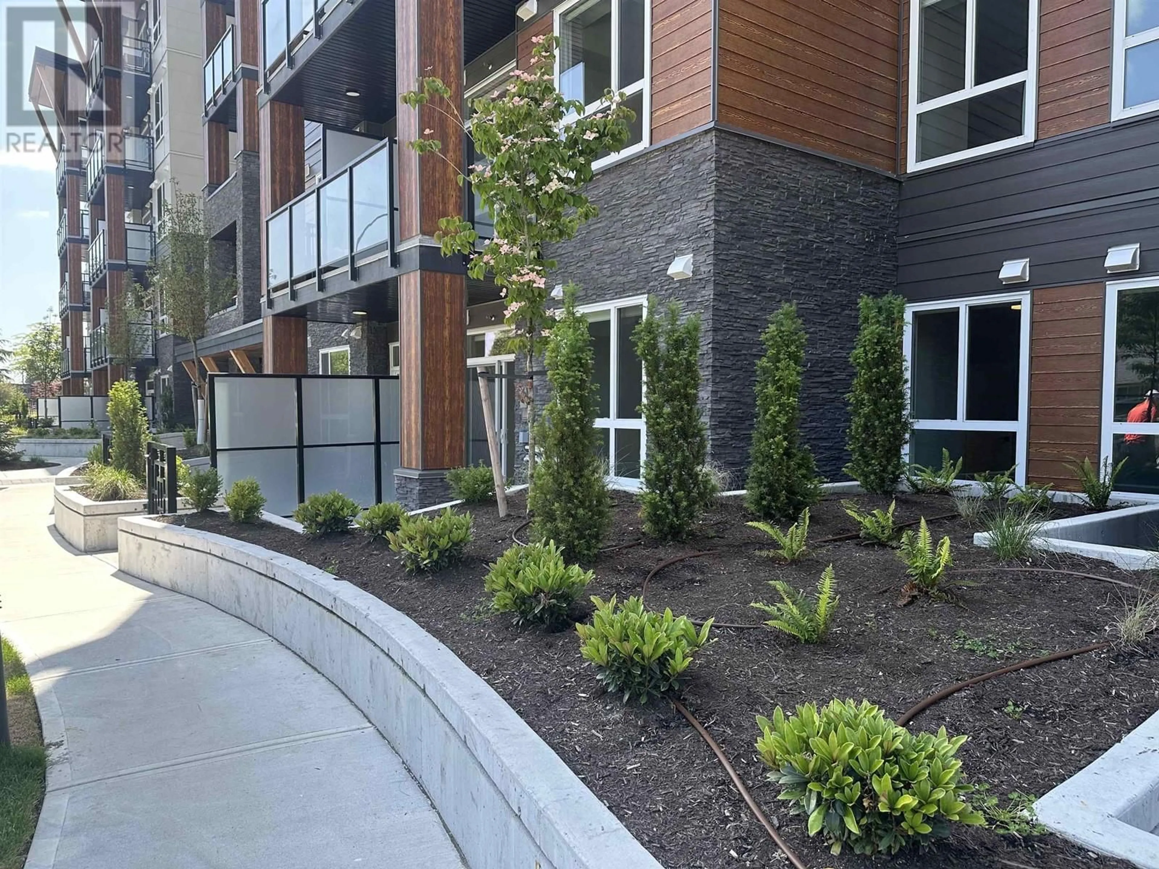 Patio, street for 104 - 12109 223 STREET, Maple Ridge British Columbia V2X3I2