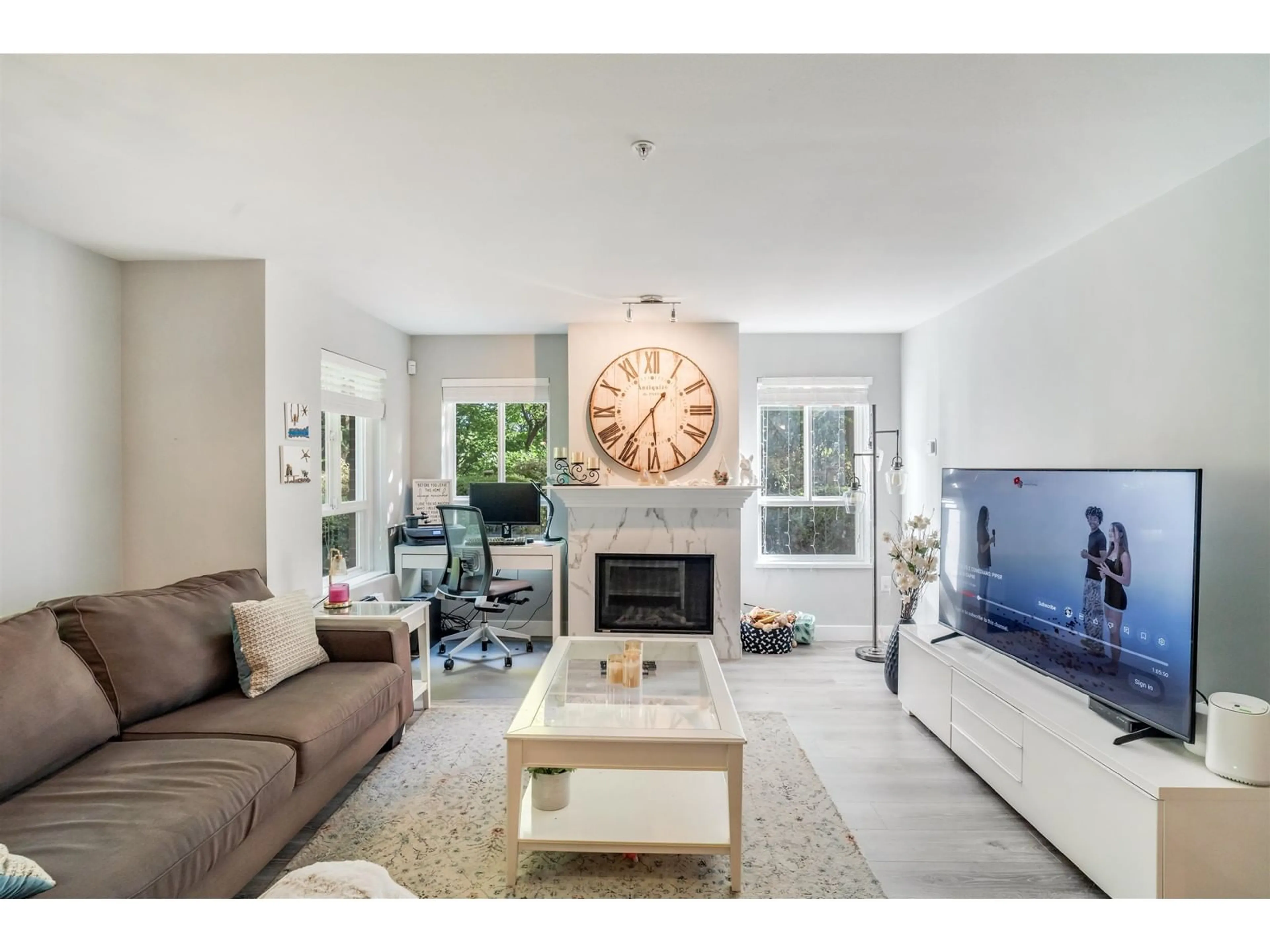 Living room with furniture, unknown for 111 - 15895 84, Surrey British Columbia V3S2N8
