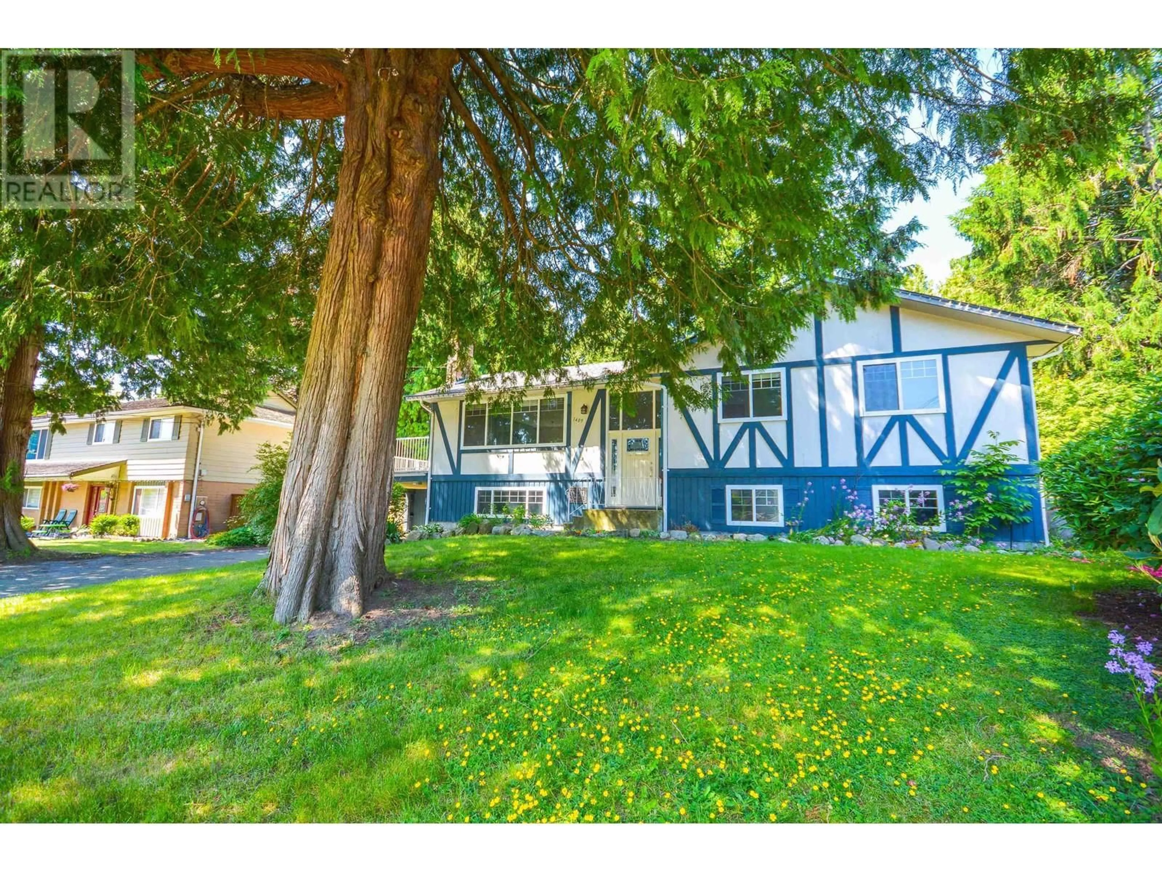 Home with vinyl exterior material, unknown for 1409 WINDSOR CRESCENT, Delta British Columbia V4M3C3