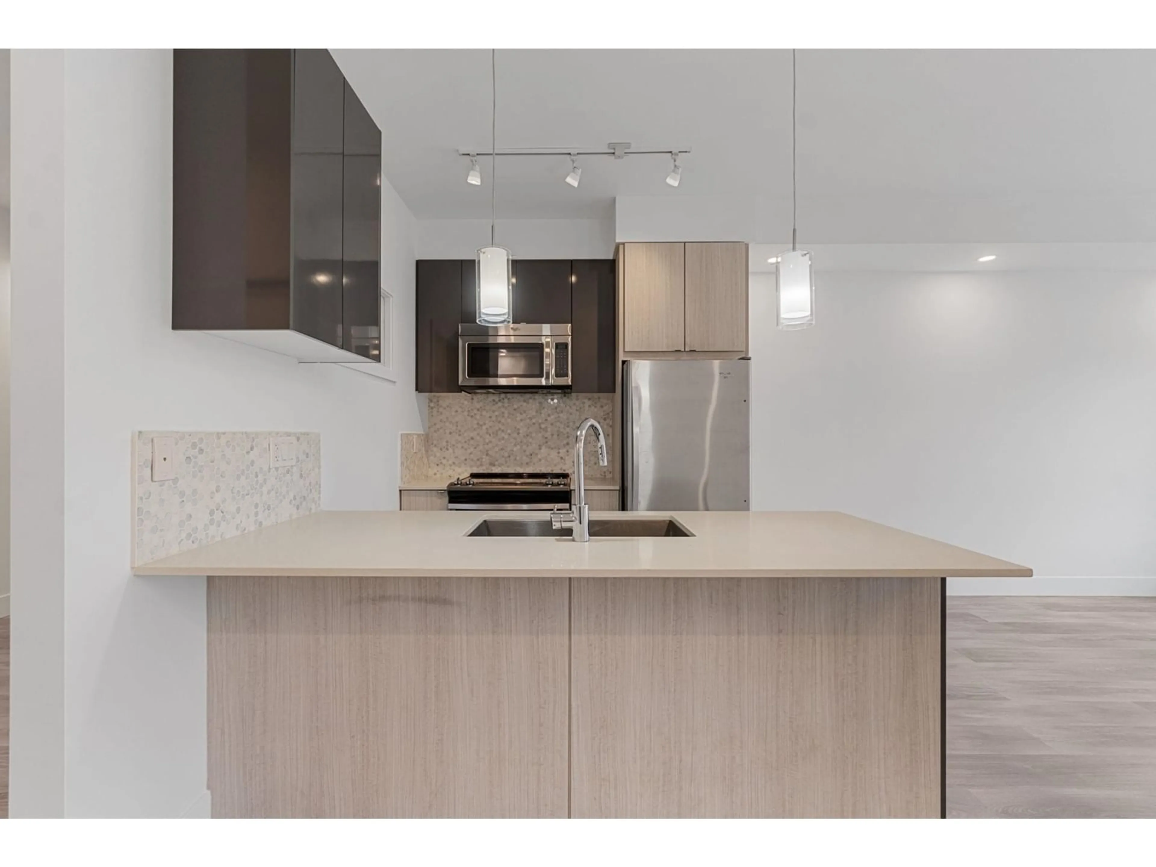 Open concept kitchen, unknown for 303 - 6468 195A, Surrey British Columbia V4N6R6