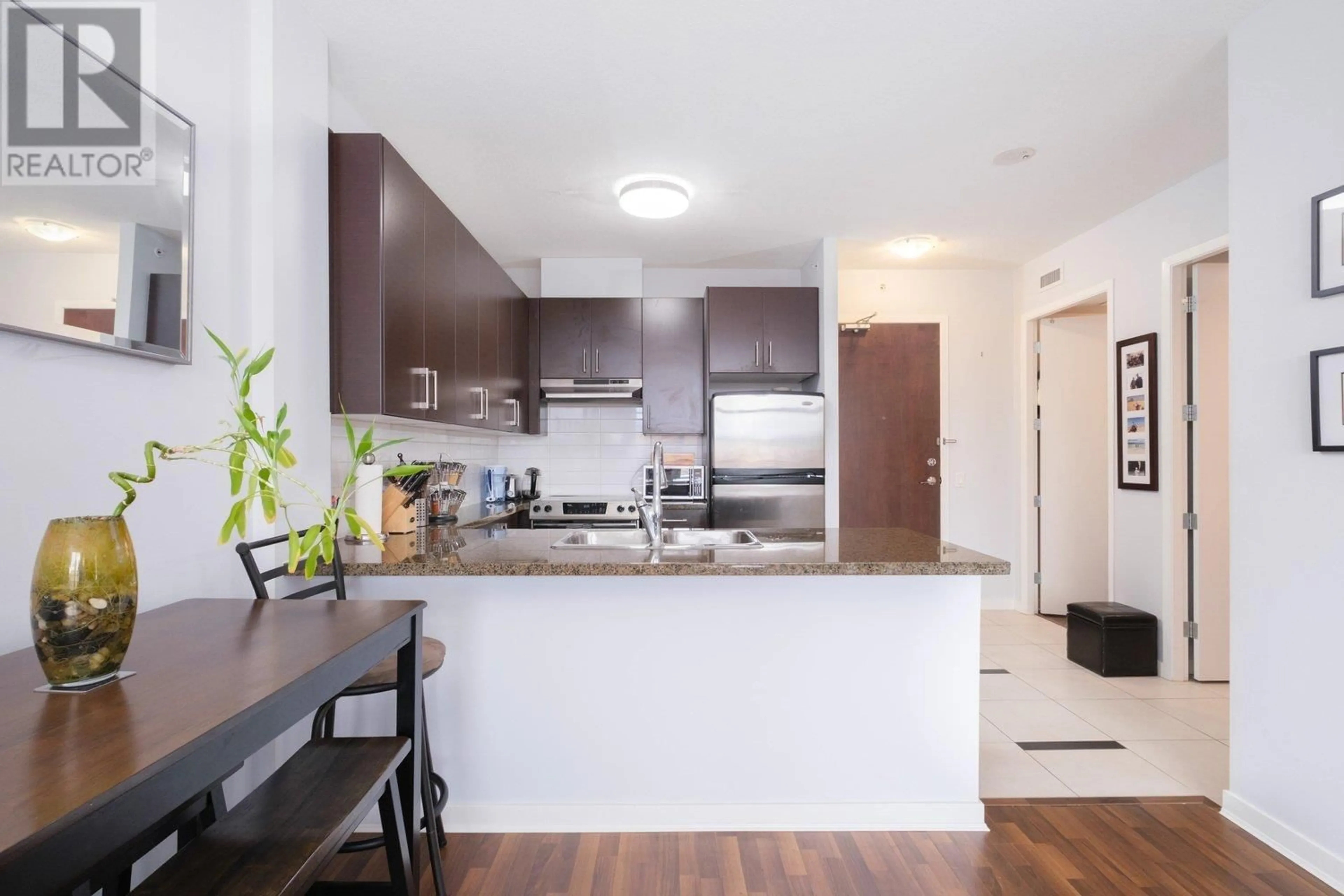 Standard kitchen, unknown for 702 - 4250 DAWSON STREET, Burnaby British Columbia V5C4B1