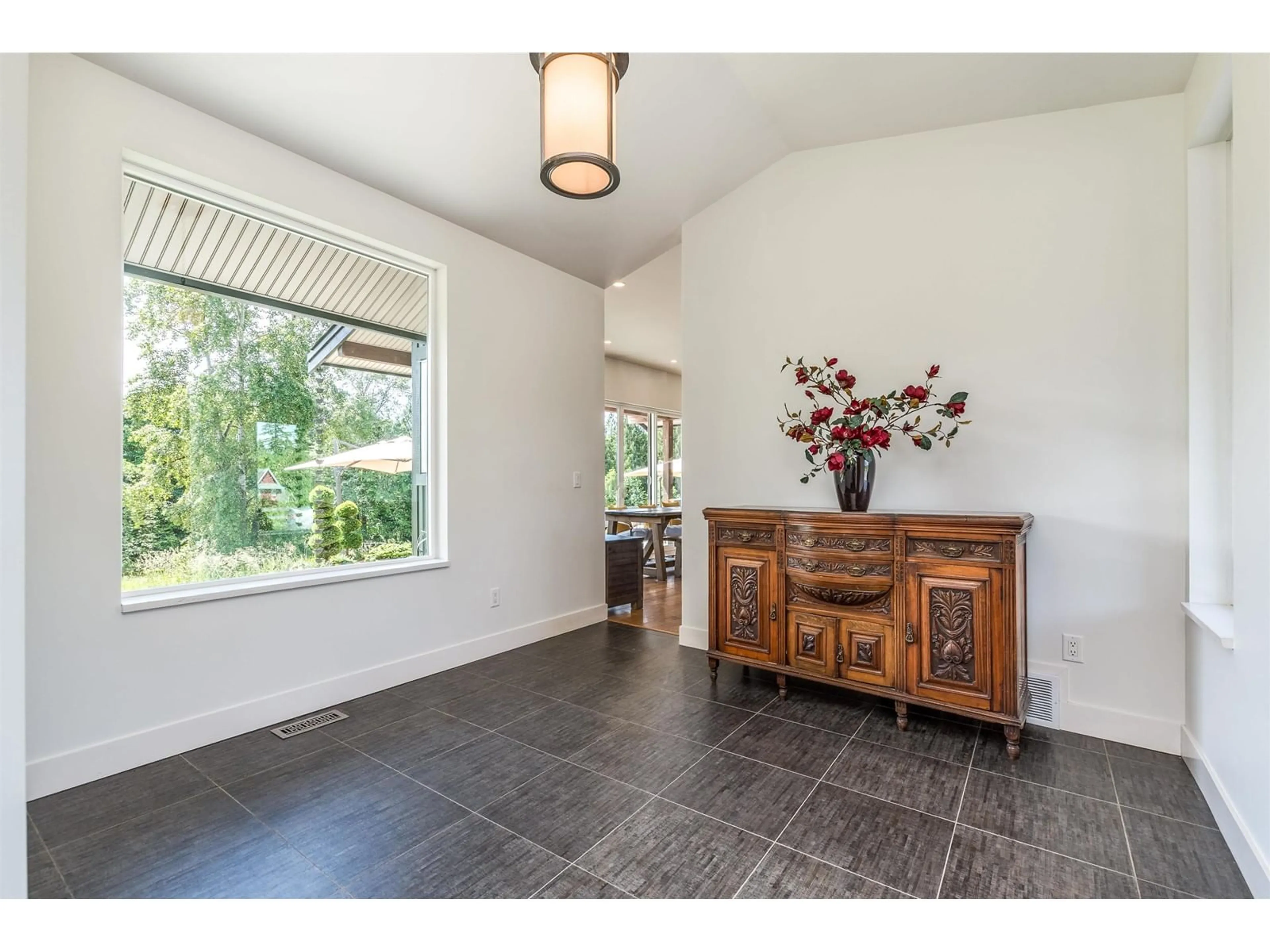 Indoor entryway for 26276 69, Langley British Columbia V4W1M6