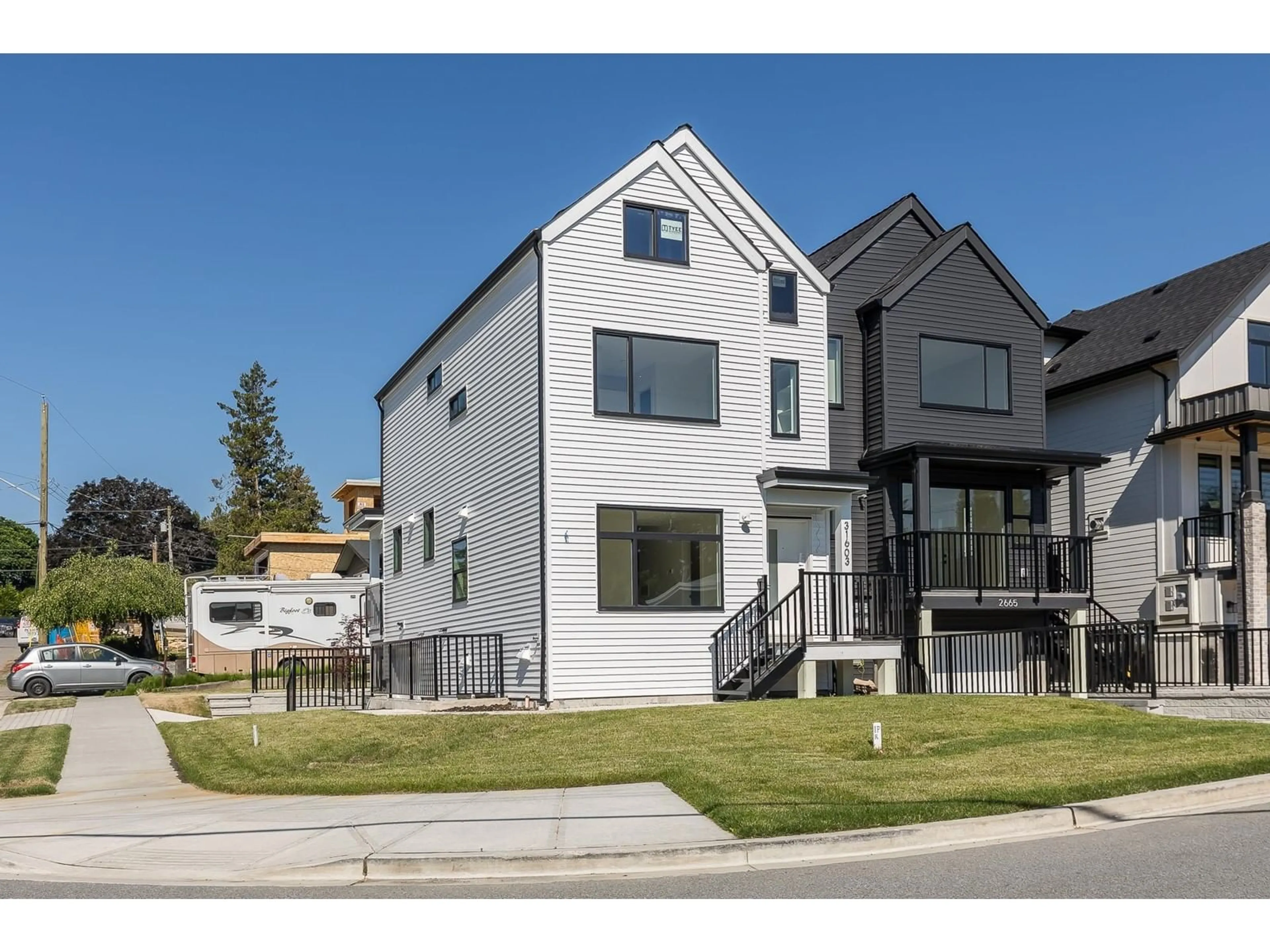Home with brick exterior material, street for 31603 CLEARVIEW, Abbotsford British Columbia V2T1Z2