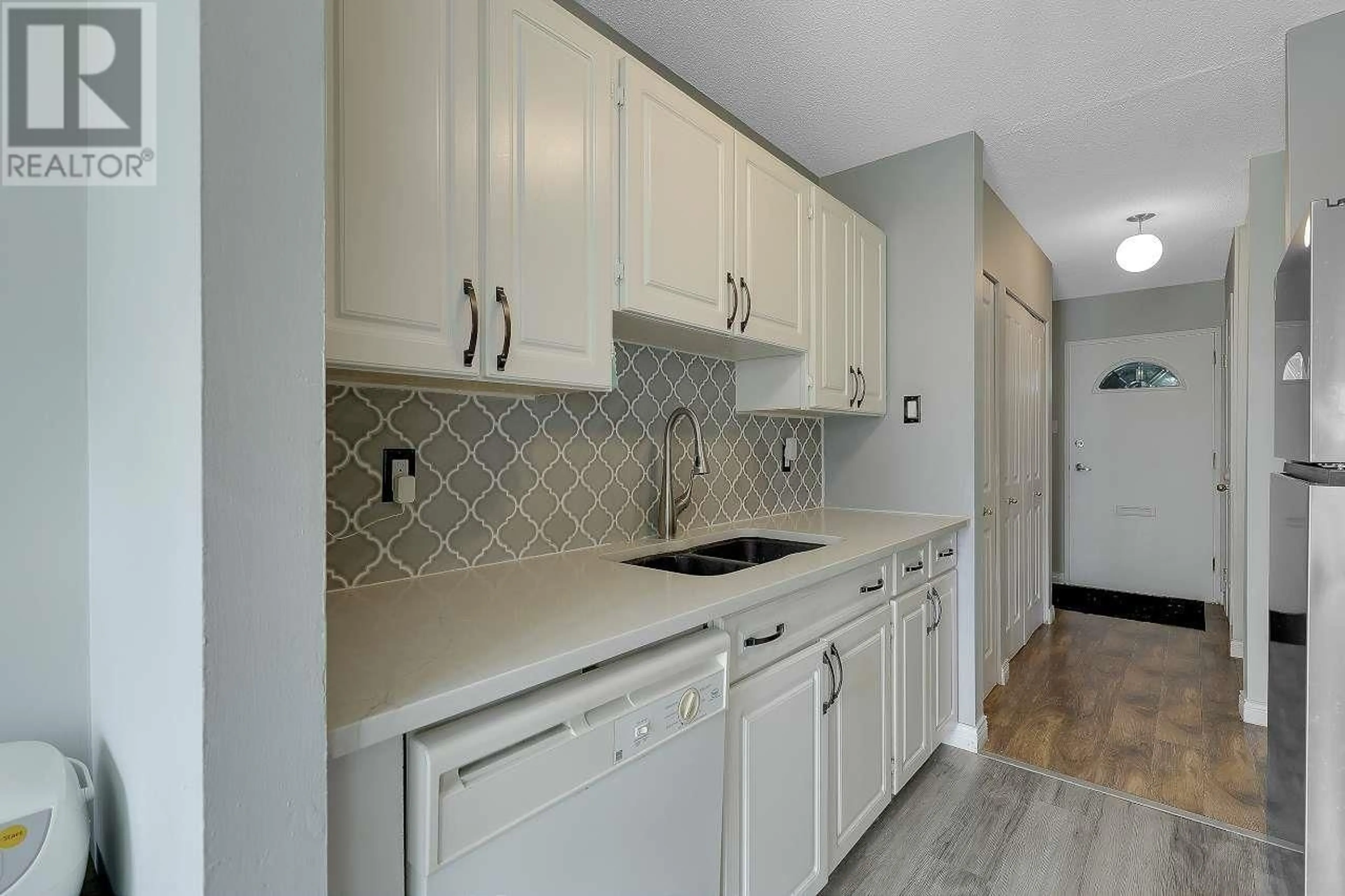 Standard kitchen, ceramic/tile floor for 70 - 10200 4TH AVENUE, Richmond British Columbia V7E1V3