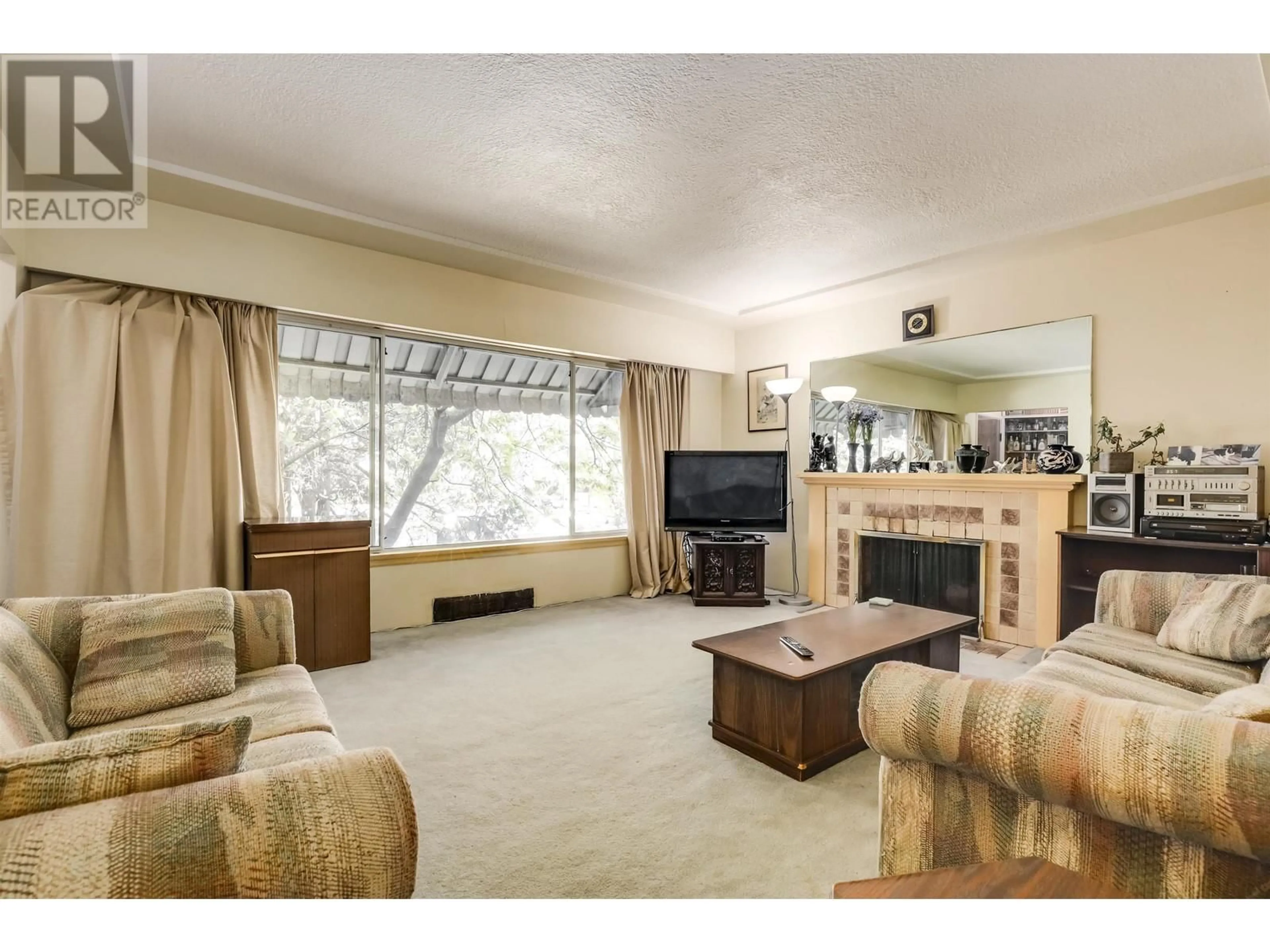 Living room with furniture, unknown for 7475 KNIGHT STREET, Vancouver British Columbia V5P2X1