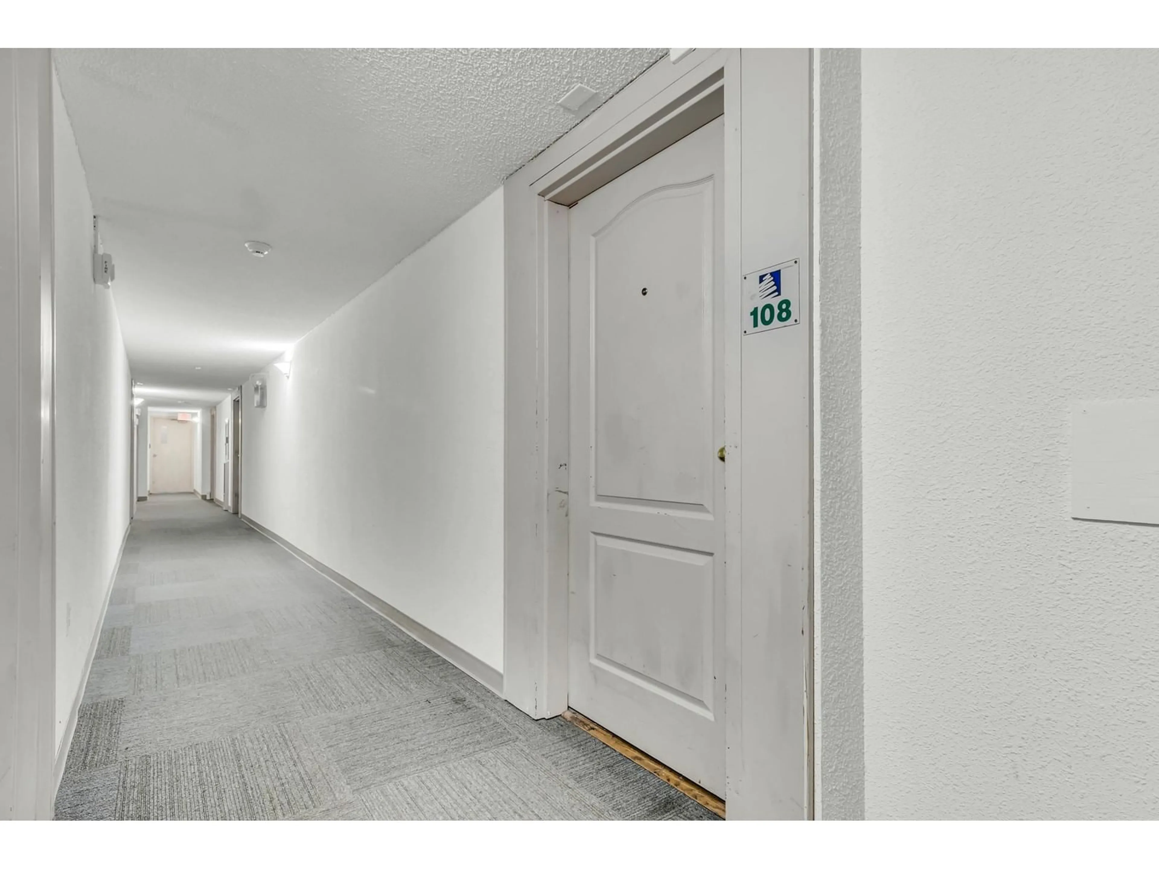 Indoor foyer for 108 - 9477 COOK STREET, Chilliwack British Columbia V2P4J8