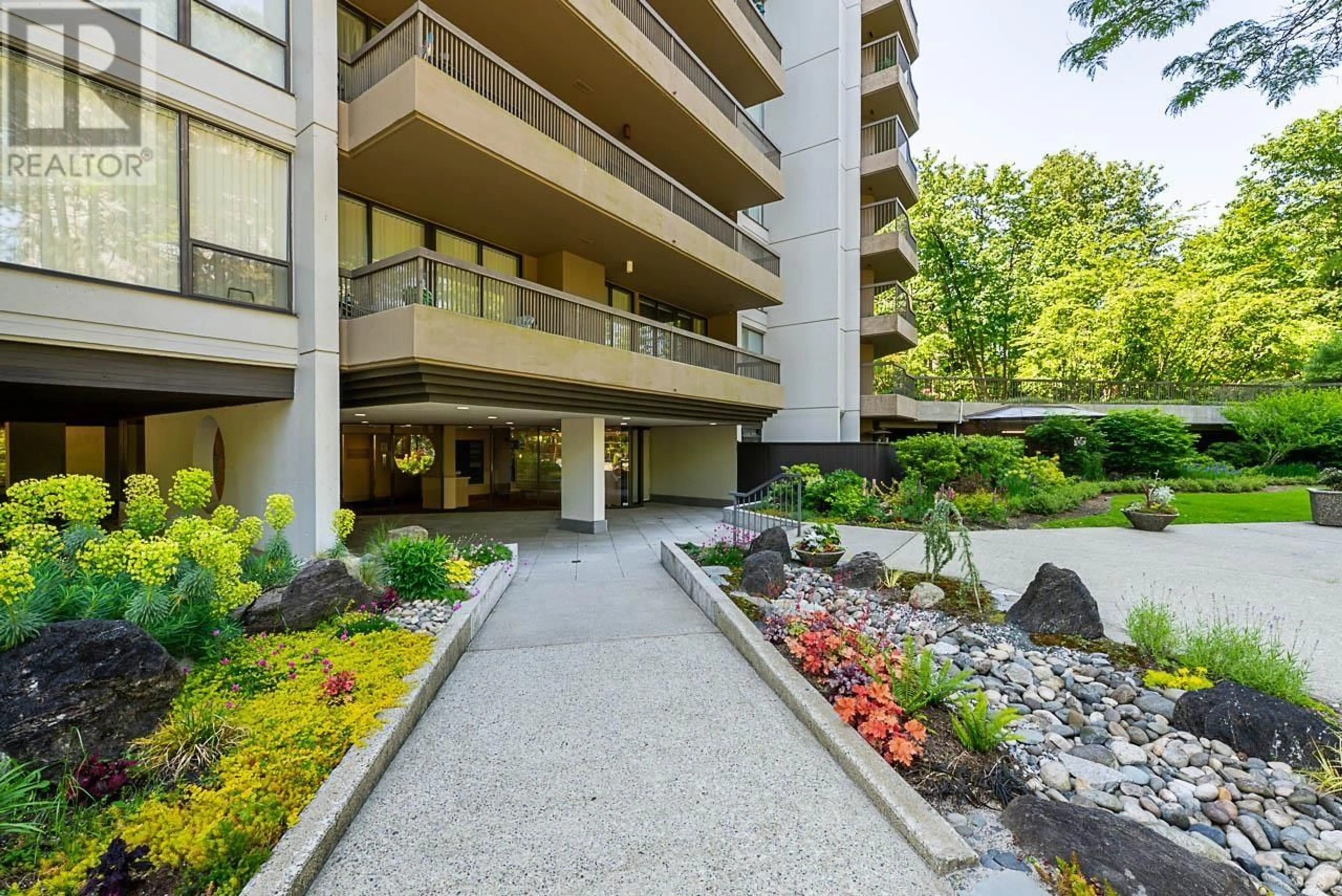 Patio, unknown for 1802 - 2041 BELLWOOD AVENUE, Burnaby British Columbia V5B4V5