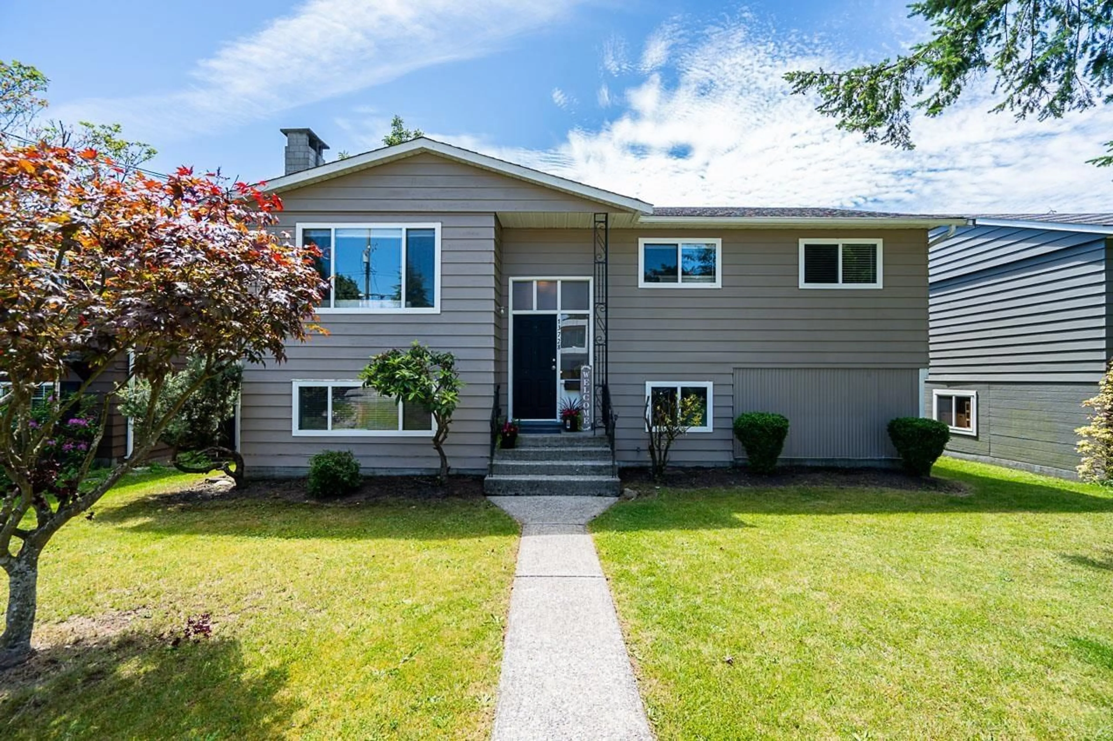 Home with vinyl exterior material, street for 13728 BLACKBURN, White Rock British Columbia V4B2Y8