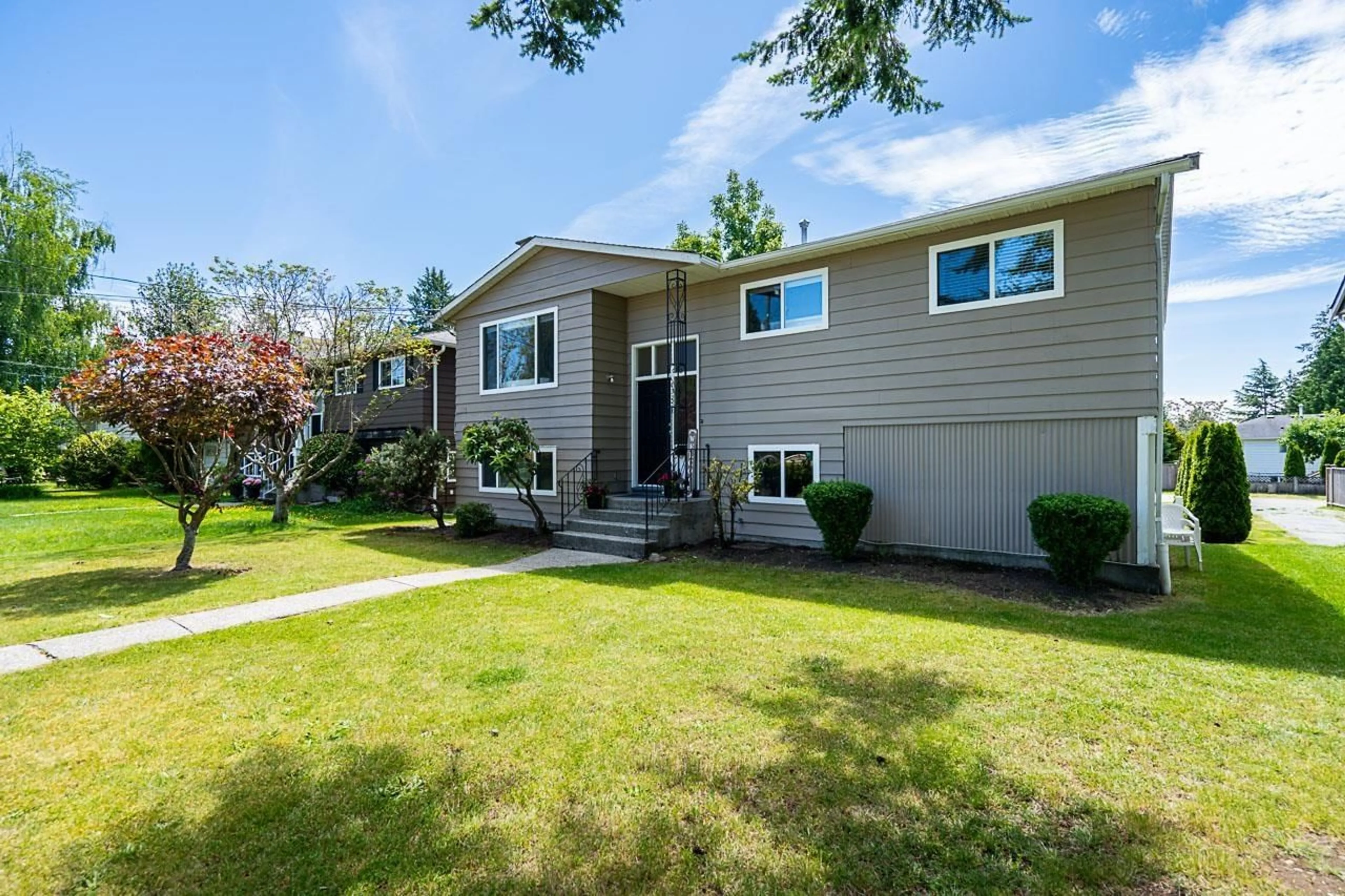 Home with vinyl exterior material, street for 13728 BLACKBURN, White Rock British Columbia V4B2Y8
