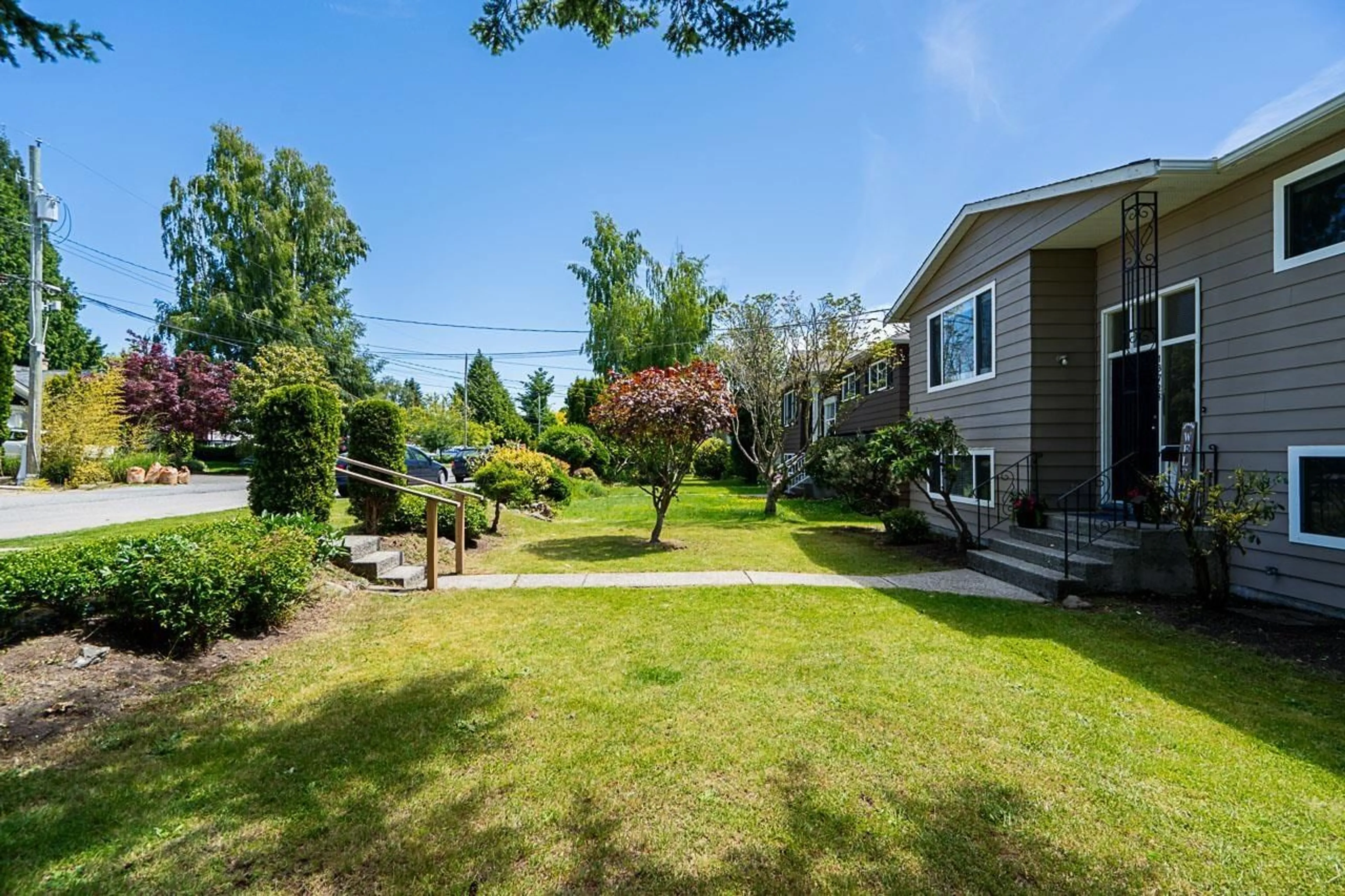 Patio, unknown for 13728 BLACKBURN, White Rock British Columbia V4B2Y8