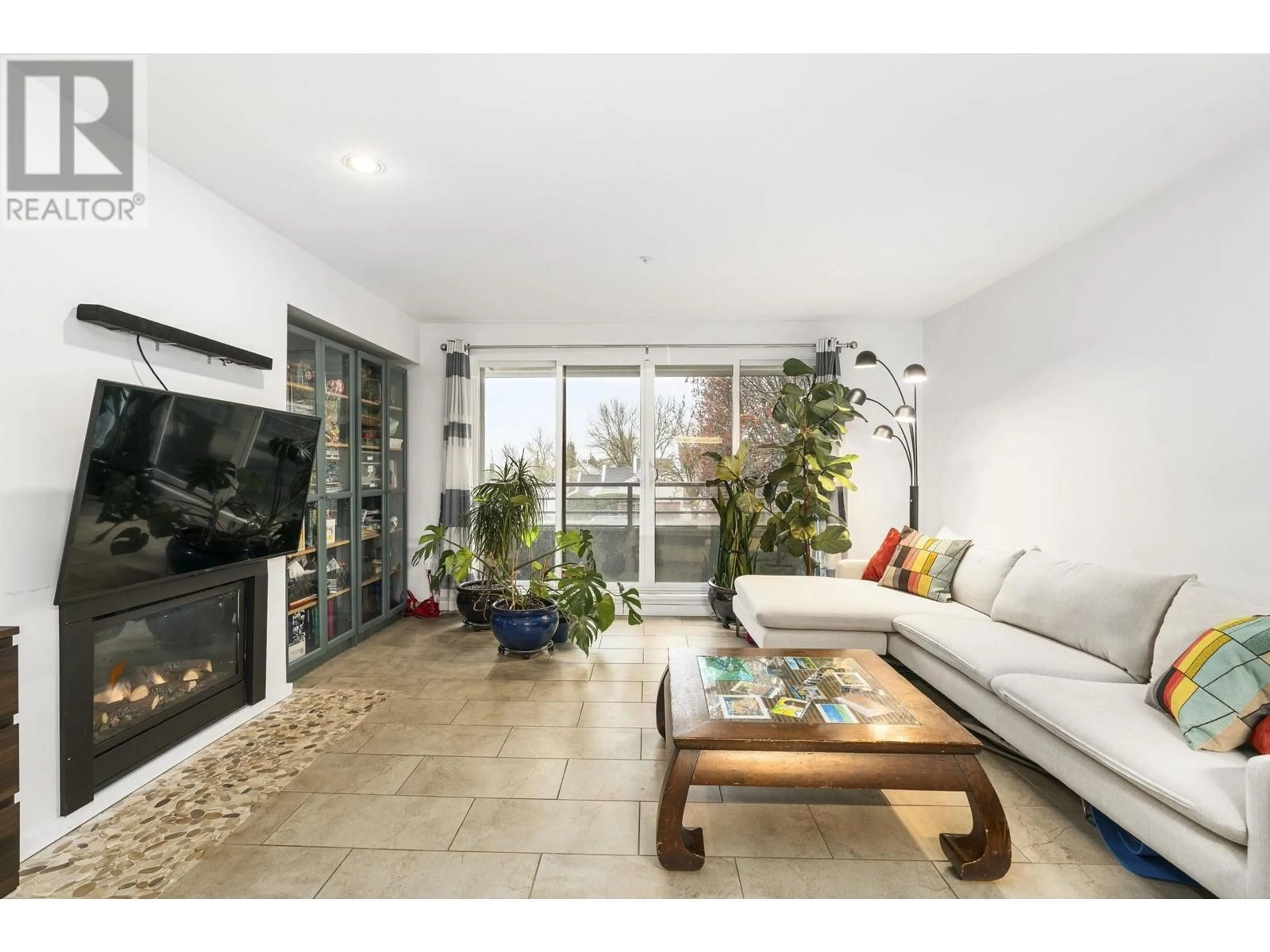 Living room with furniture, unknown for 1 - 2150 MARINE DRIVE, Vancouver British Columbia V5P2S1