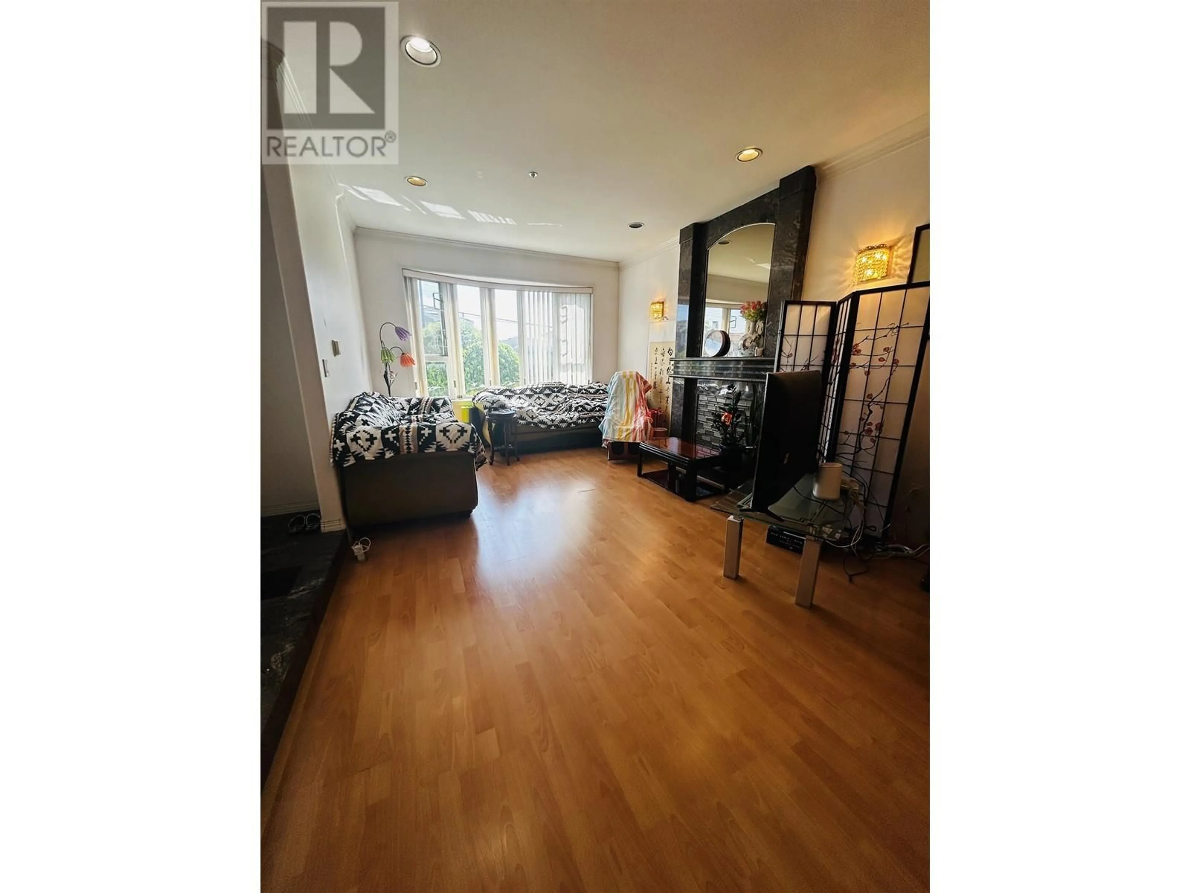 Unknown for 6375 BRUCE STREET, Vancouver British Columbia V5P3M8