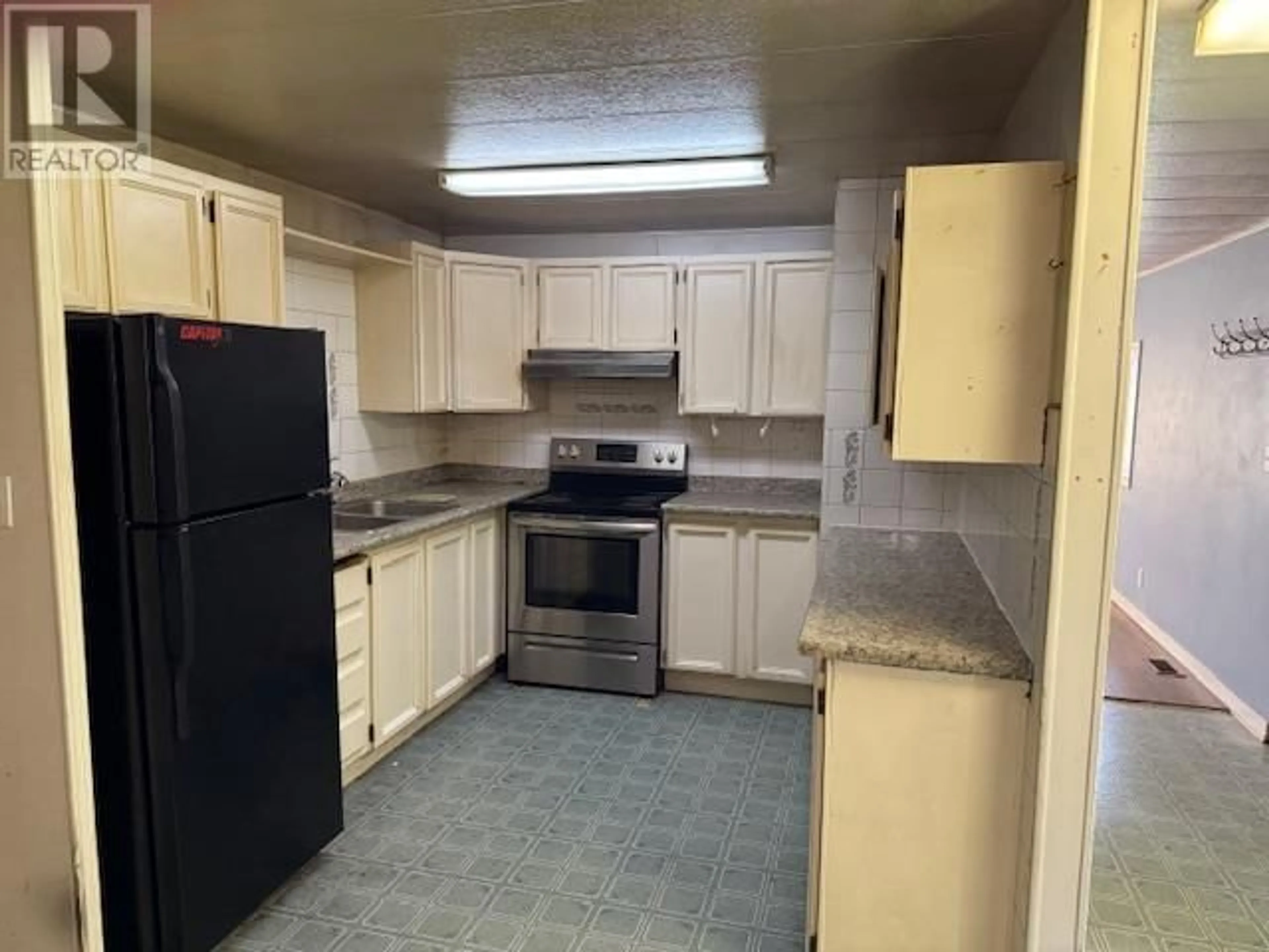 Standard kitchen, unknown for 41742 16 HIGHWAY, Houston British Columbia V0J1Z1