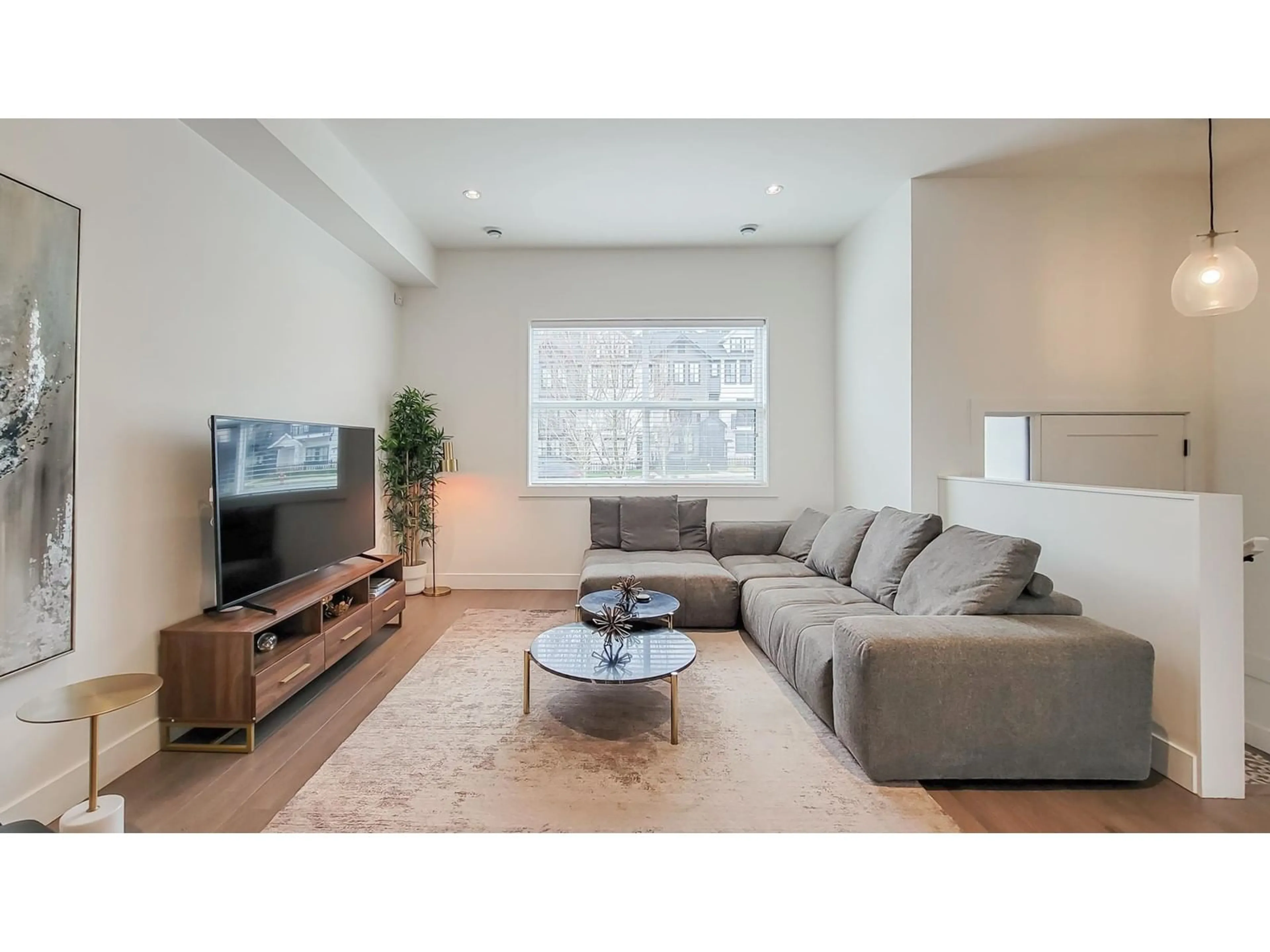 Living room with furniture, unknown for 8163 202, Langley British Columbia V2Y3K2