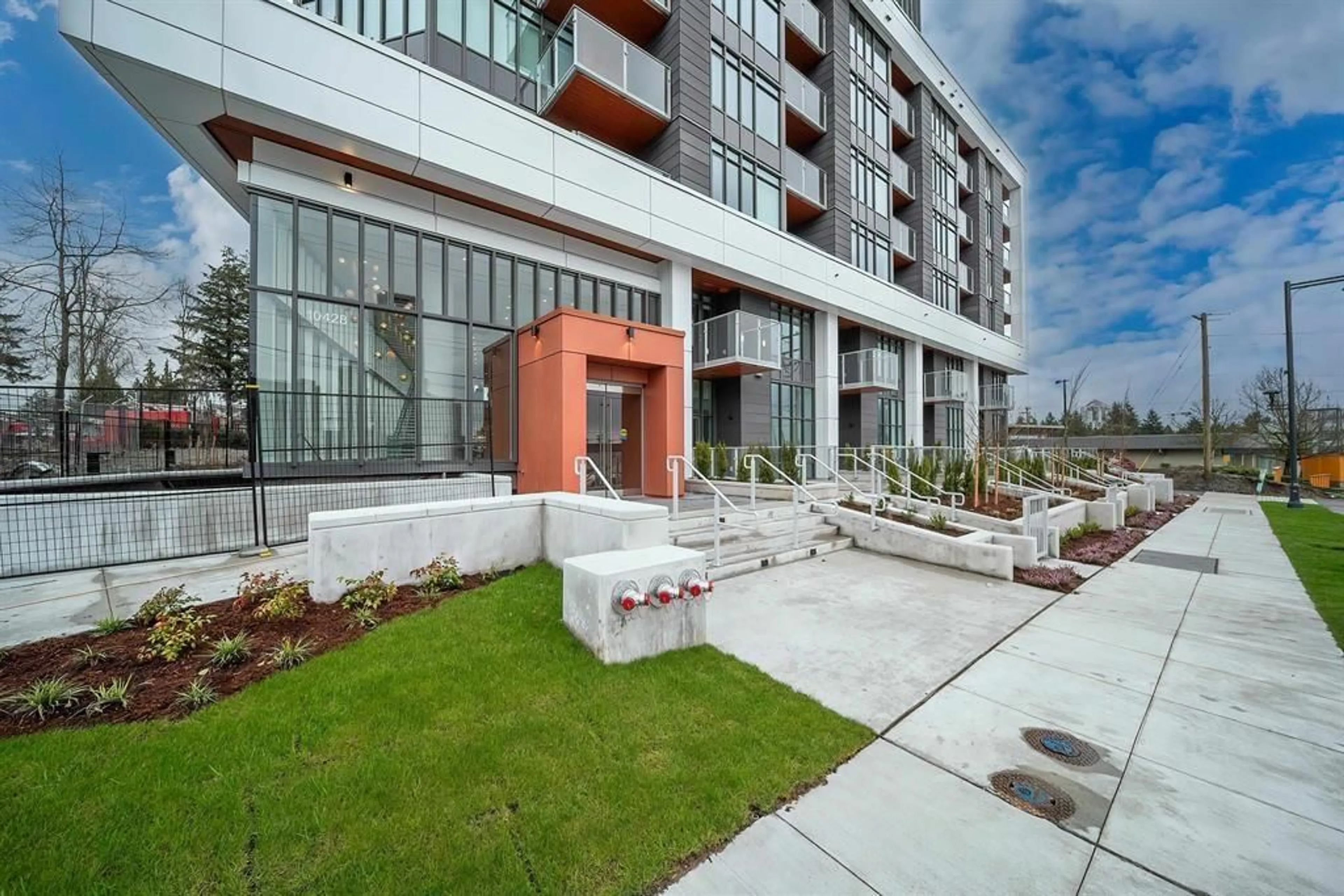 Patio, unknown for 2004 - 10428 WHALLEY, Surrey British Columbia V0V0V0