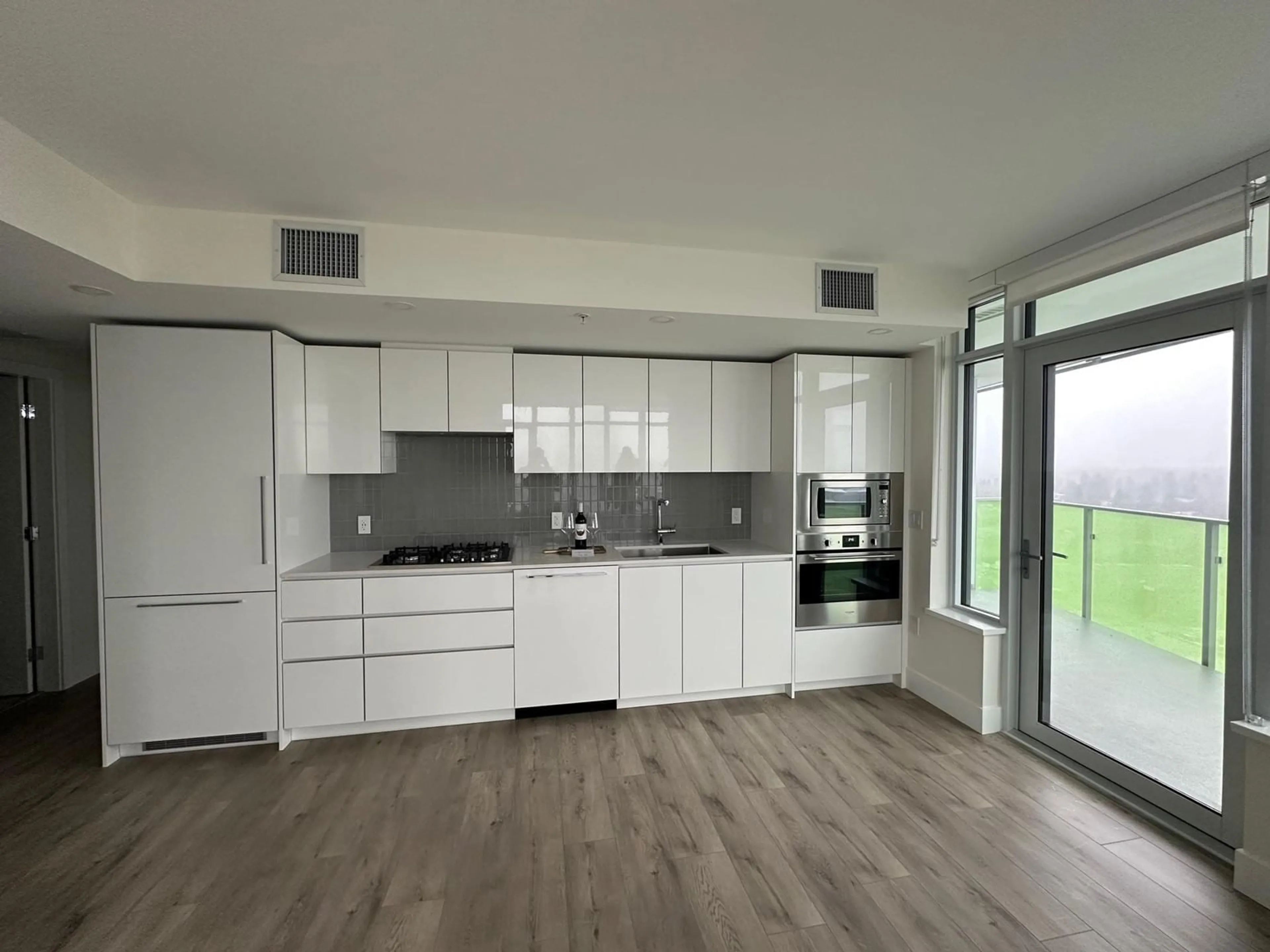 Open concept kitchen, unknown for 2004 - 10428 WHALLEY, Surrey British Columbia V0V0V0