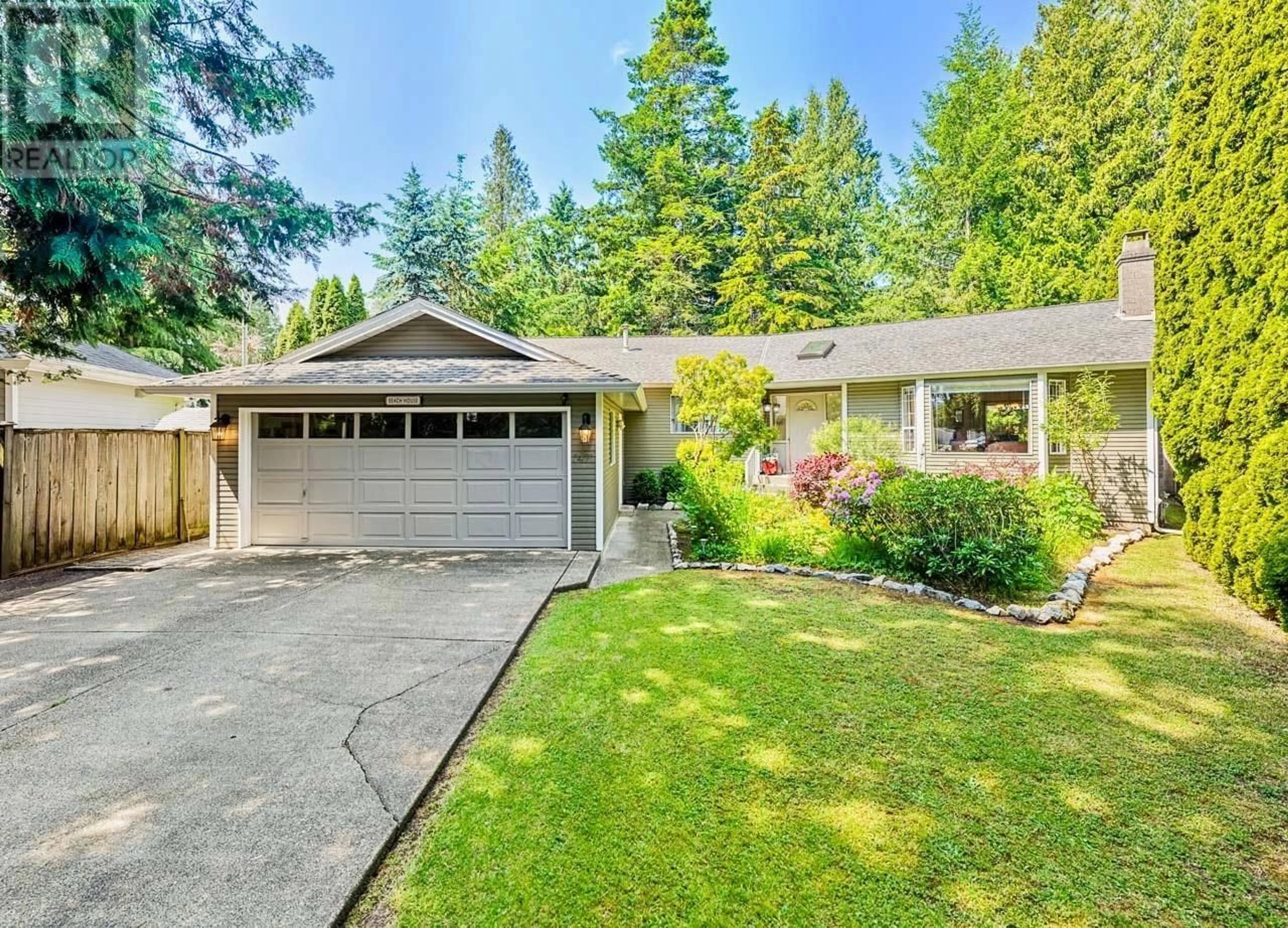 Home with vinyl exterior material, street for 1471 GROVE PLACE, Delta British Columbia V4L1P5